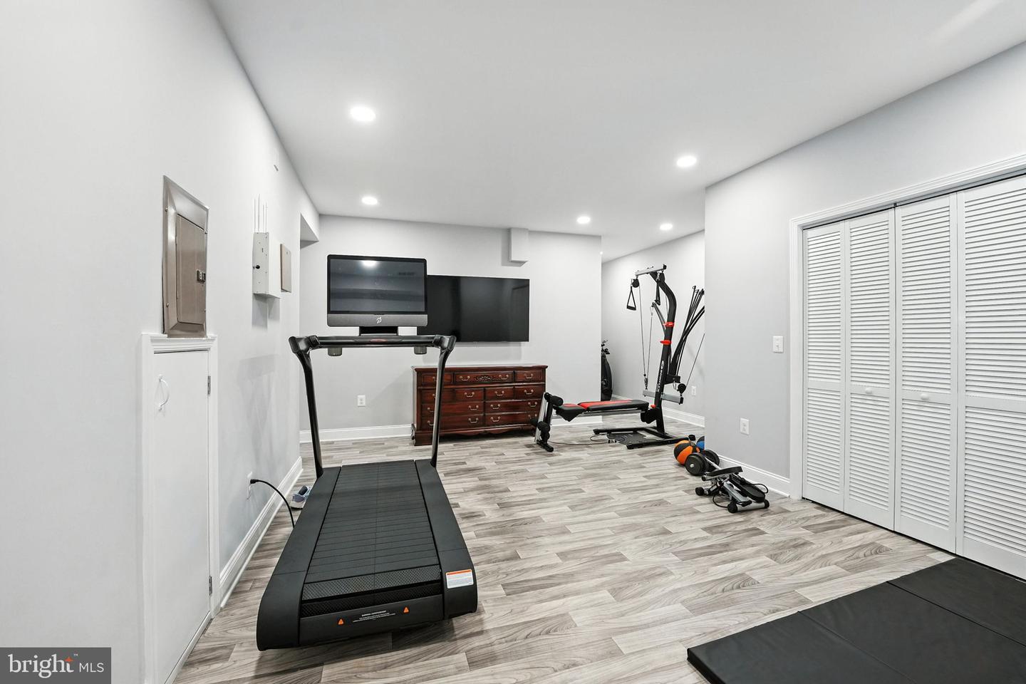 2506 COULTER LN, OAKTON, Virginia 22124, 6 Bedrooms Bedrooms, ,5 BathroomsBathrooms,Residential,For sale,2506 COULTER LN,VAFX2245466 MLS # VAFX2245466
