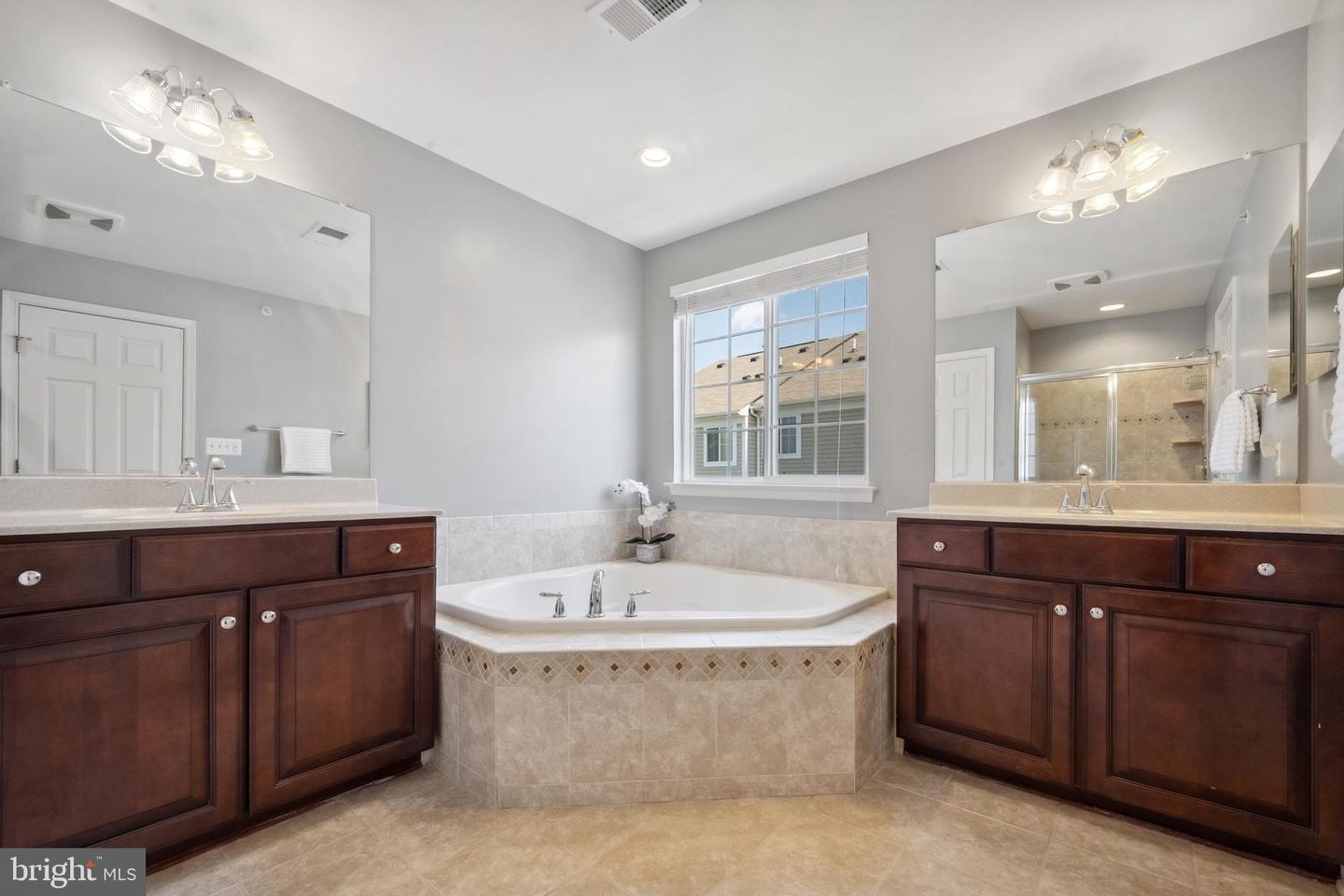 24682 CARIBOU SQ, ALDIE, Virginia 20105, 3 Bedrooms Bedrooms, ,2 BathroomsBathrooms,Residential,For sale,24682 CARIBOU SQ,VALO2098806 MLS # VALO2098806