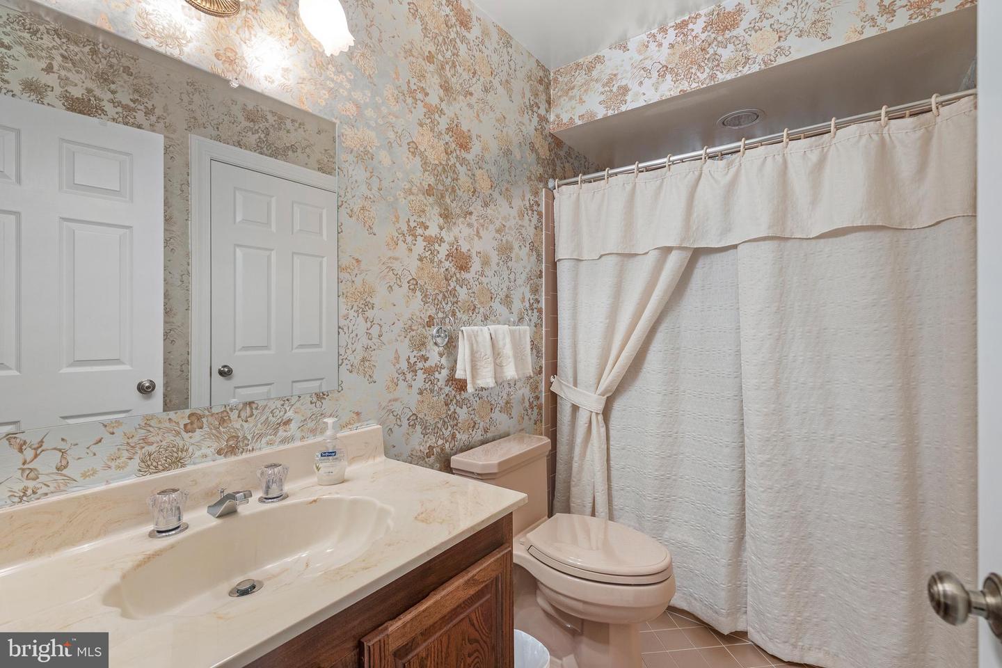 8508 ARDFOUR LN, ANNANDALE, Virginia 22003, 6 Bedrooms Bedrooms, ,4 BathroomsBathrooms,Residential,For sale,8508 ARDFOUR LN,VAFX2245758 MLS # VAFX2245758
