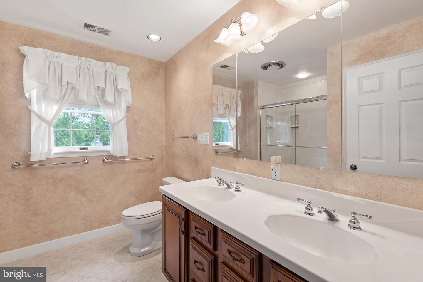 8508 ARDFOUR LN, ANNANDALE, Virginia 22003, 6 Bedrooms Bedrooms, ,4 BathroomsBathrooms,Residential,For sale,8508 ARDFOUR LN,VAFX2245758 MLS # VAFX2245758