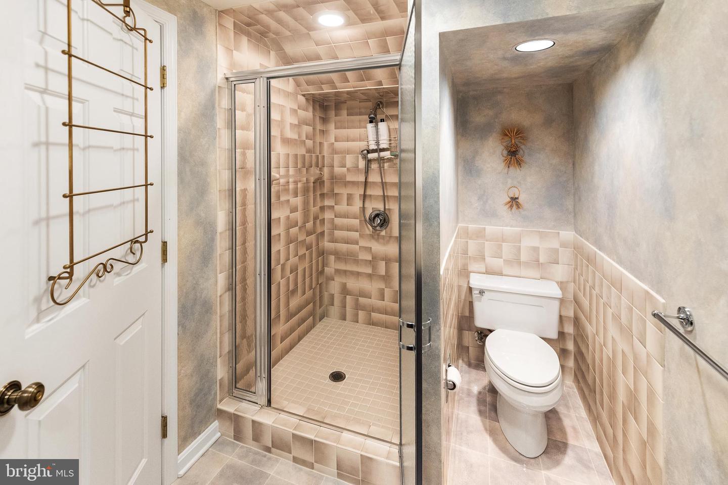 8508 ARDFOUR LN, ANNANDALE, Virginia 22003, 6 Bedrooms Bedrooms, ,4 BathroomsBathrooms,Residential,For sale,8508 ARDFOUR LN,VAFX2245758 MLS # VAFX2245758