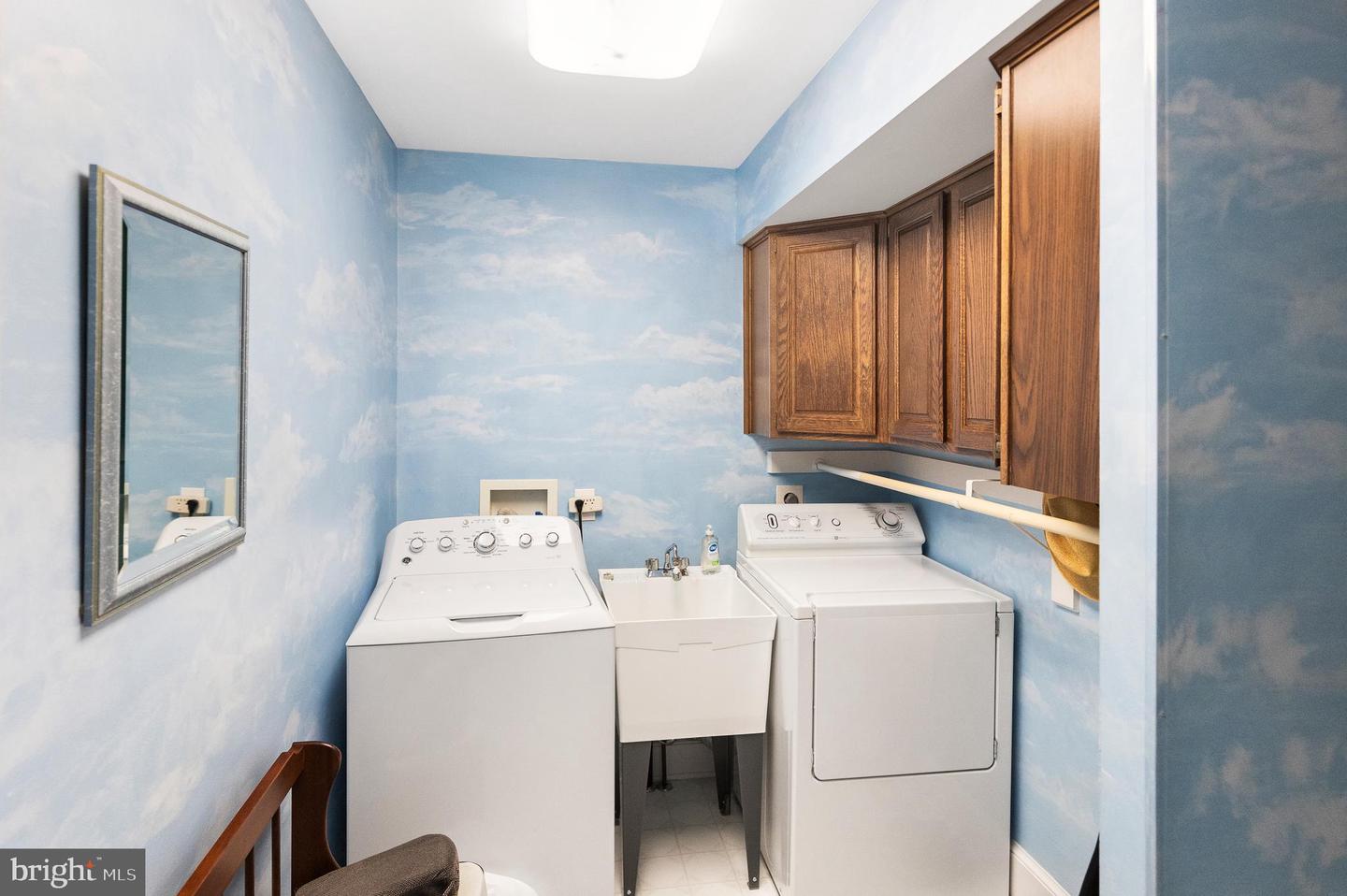 8508 ARDFOUR LN, ANNANDALE, Virginia 22003, 6 Bedrooms Bedrooms, ,4 BathroomsBathrooms,Residential,For sale,8508 ARDFOUR LN,VAFX2245758 MLS # VAFX2245758