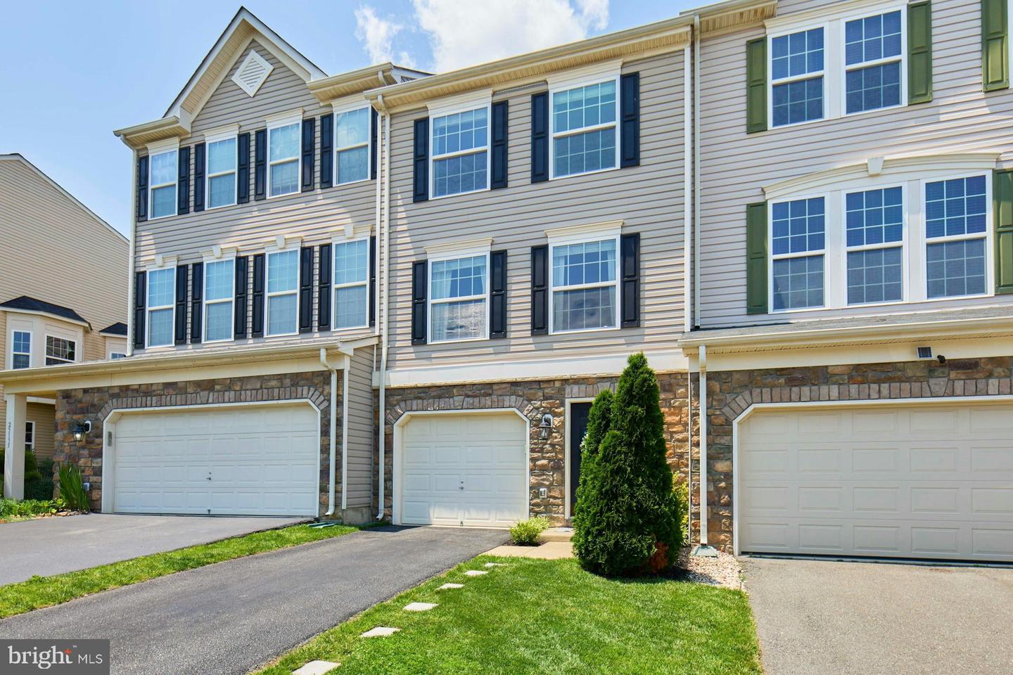 25133 HUMMOCKY TER, ALDIE, Virginia 20105, 4 Bedrooms Bedrooms, ,3 BathroomsBathrooms,Residential,For sale,25133 HUMMOCKY TER,VALO2098856 MLS # VALO2098856