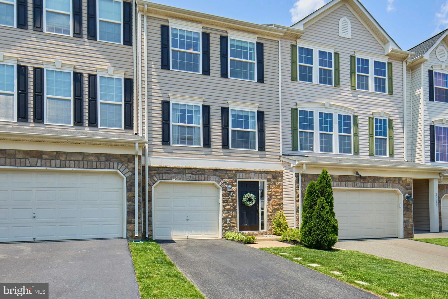 25133 HUMMOCKY TER, ALDIE, Virginia 20105, 4 Bedrooms Bedrooms, ,3 BathroomsBathrooms,Residential,For sale,25133 HUMMOCKY TER,VALO2098856 MLS # VALO2098856
