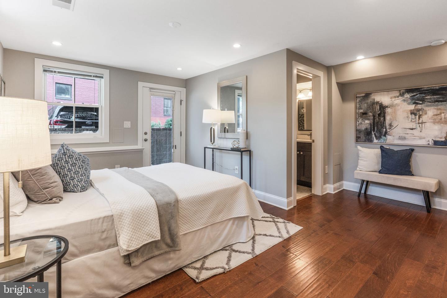 400 21ST ST NE #1, WASHINGTON, District Of Columbia 20002, 2 Bedrooms Bedrooms, ,2 BathroomsBathrooms,Residential,For sale,400 21ST ST NE #1,DCDC2204550 MLS # DCDC2204550