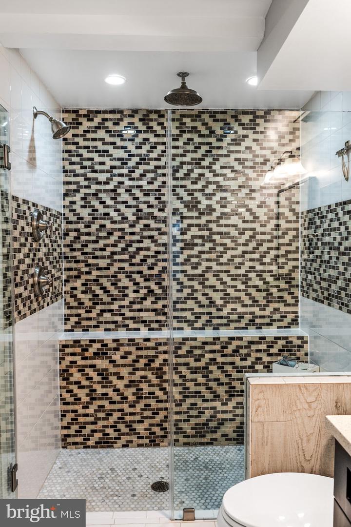 400 21ST ST NE #1, WASHINGTON, District Of Columbia 20002, 2 Bedrooms Bedrooms, ,2 BathroomsBathrooms,Residential,For sale,400 21ST ST NE #1,DCDC2204550 MLS # DCDC2204550