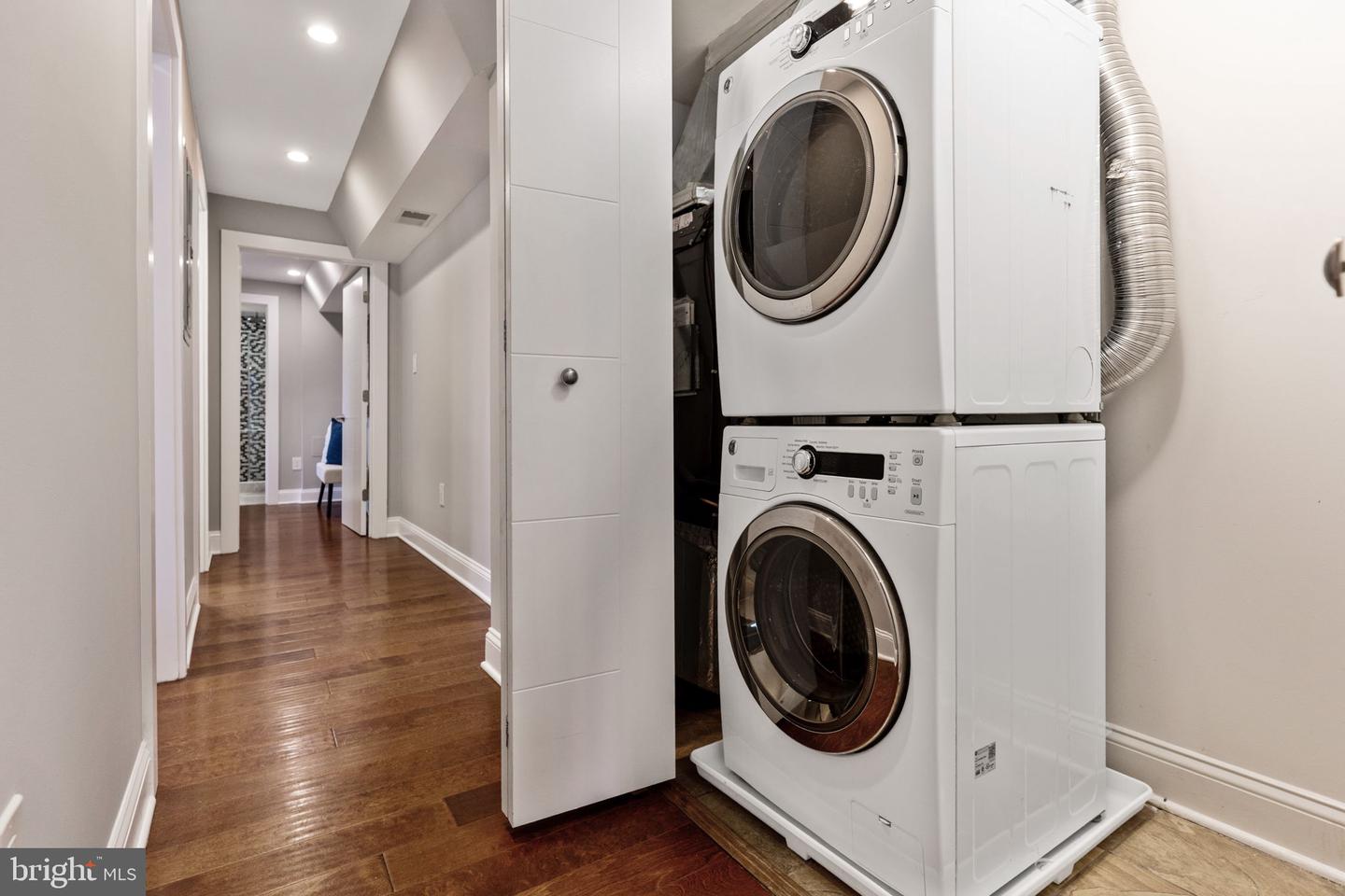 400 21ST ST NE #1, WASHINGTON, District Of Columbia 20002, 2 Bedrooms Bedrooms, ,2 BathroomsBathrooms,Residential,For sale,400 21ST ST NE #1,DCDC2204550 MLS # DCDC2204550