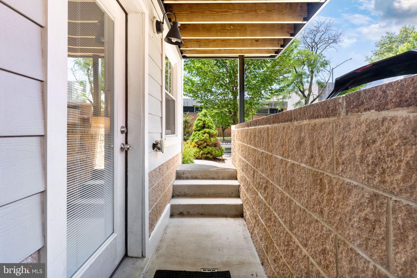 400 21ST ST NE #1, WASHINGTON, District Of Columbia 20002, 2 Bedrooms Bedrooms, ,2 BathroomsBathrooms,Residential,For sale,400 21ST ST NE #1,DCDC2204550 MLS # DCDC2204550