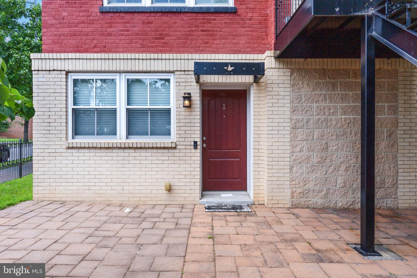 400 21ST ST NE #1, WASHINGTON, District Of Columbia 20002, 2 Bedrooms Bedrooms, ,2 BathroomsBathrooms,Residential,For sale,400 21ST ST NE #1,DCDC2204550 MLS # DCDC2204550