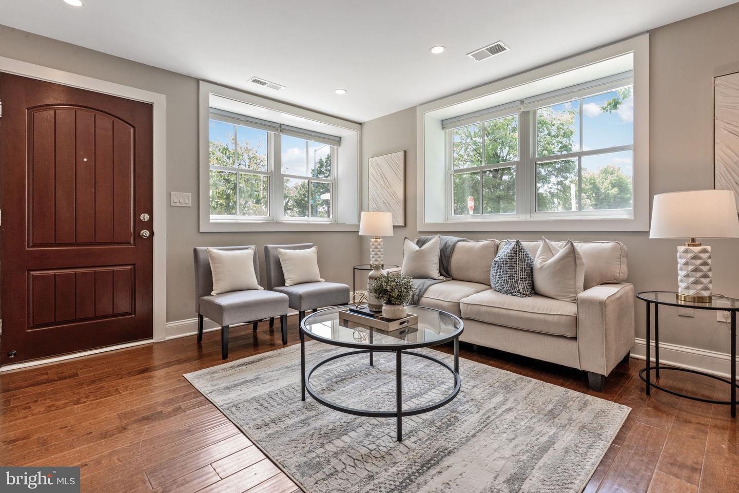 400 21ST ST NE #1, WASHINGTON, District Of Columbia 20002, 2 Bedrooms Bedrooms, ,2 BathroomsBathrooms,Residential,For sale,400 21ST ST NE #1,DCDC2204550 MLS # DCDC2204550