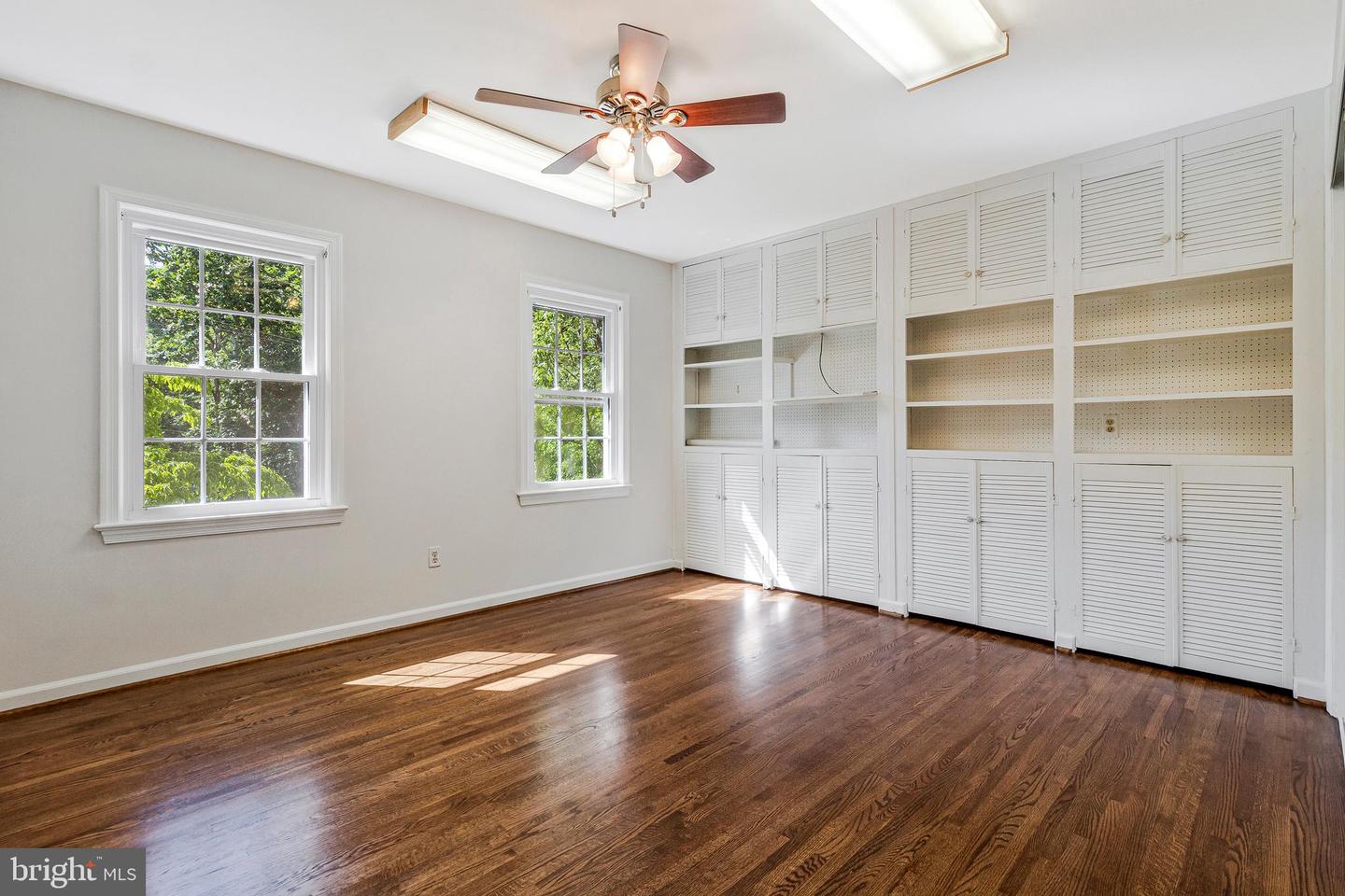 1519 N CHAMBLISS ST, ALEXANDRIA, Virginia 22312, 4 Bedrooms Bedrooms, ,3 BathroomsBathrooms,Residential,For sale,1519 N CHAMBLISS ST,VAAX2046250 MLS # VAAX2046250