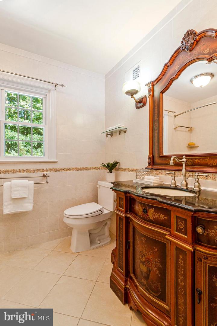 1519 N CHAMBLISS ST, ALEXANDRIA, Virginia 22312, 4 Bedrooms Bedrooms, ,3 BathroomsBathrooms,Residential,For sale,1519 N CHAMBLISS ST,VAAX2046250 MLS # VAAX2046250