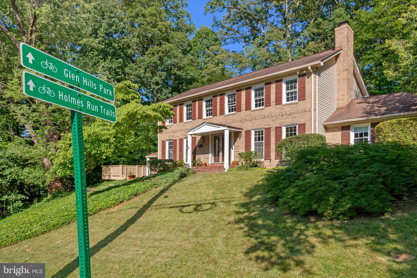 1519 N CHAMBLISS ST, ALEXANDRIA, Virginia 22312, 4 Bedrooms Bedrooms, ,3 BathroomsBathrooms,Residential,For sale,1519 N CHAMBLISS ST,VAAX2046250 MLS # VAAX2046250