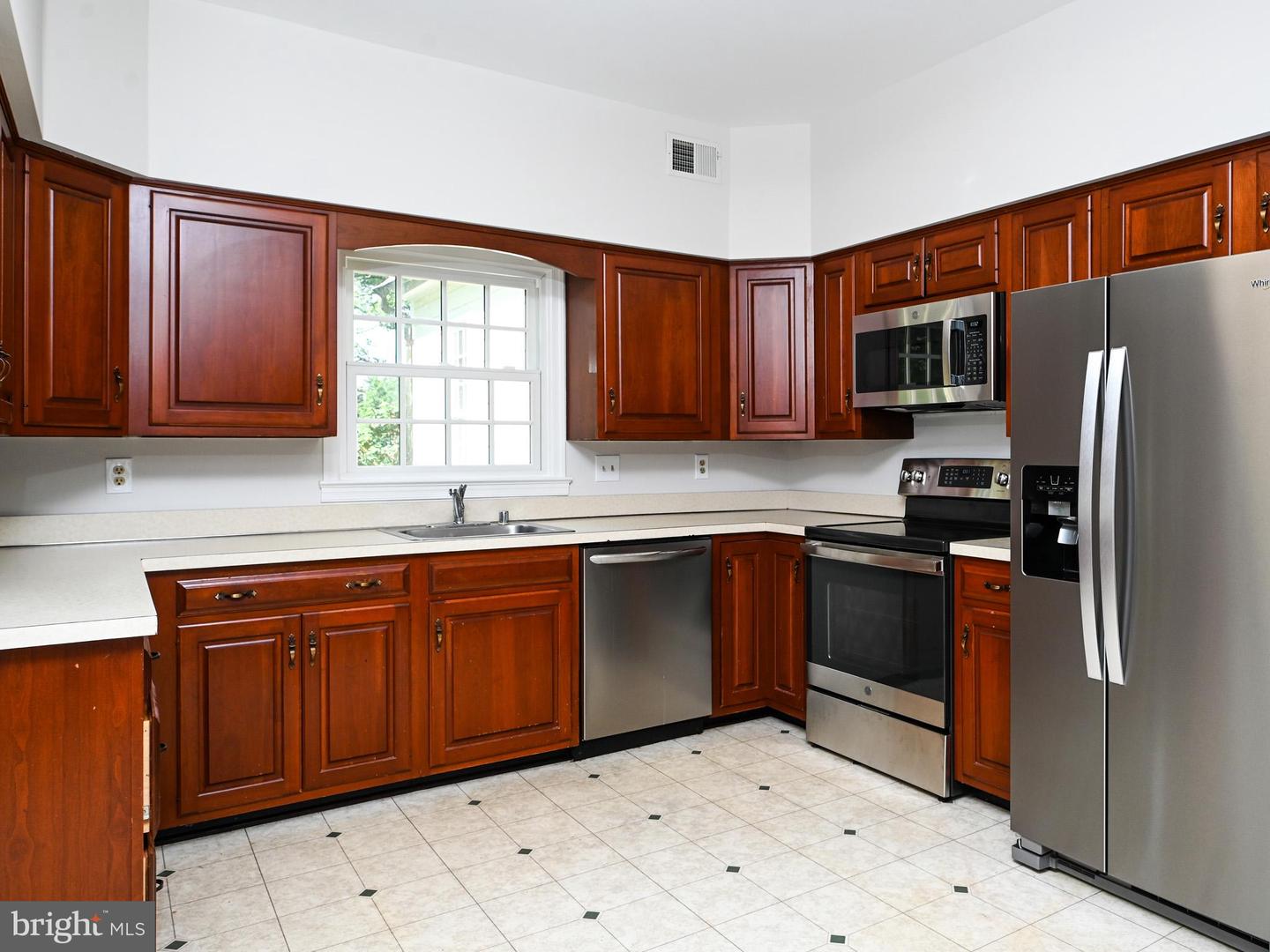 4200 MAPLE TREE CT, ALEXANDRIA, Virginia 22304, 4 Bedrooms Bedrooms, 17 Rooms Rooms,3 BathroomsBathrooms,Residential,For sale,4200 MAPLE TREE CT,VAAX2046276 MLS # VAAX2046276