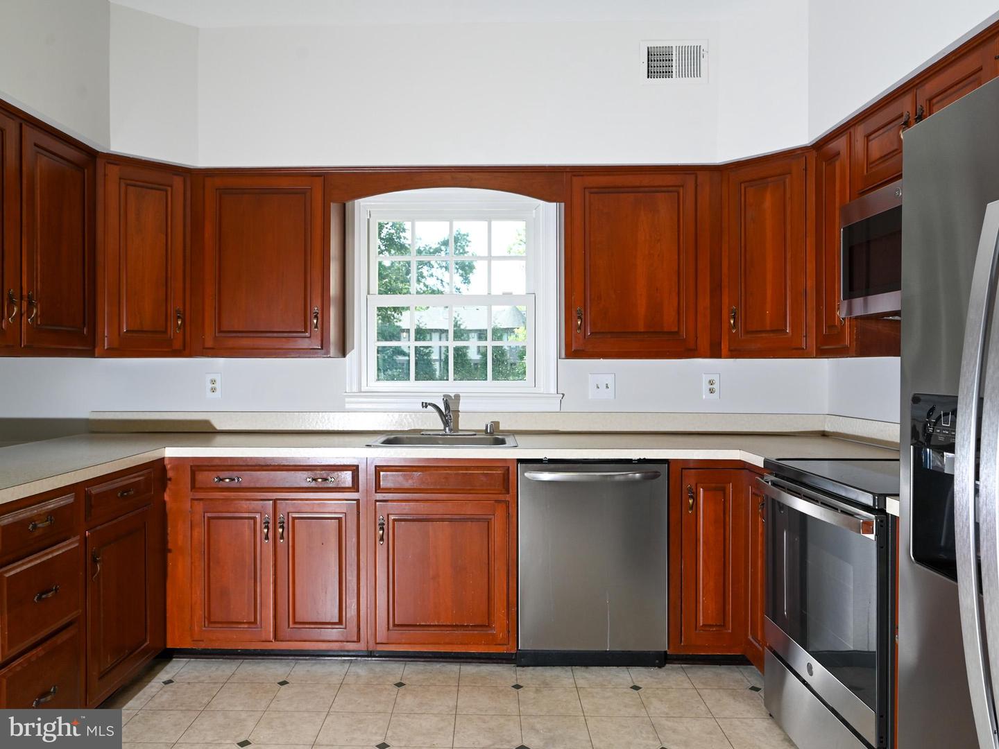 4200 MAPLE TREE CT, ALEXANDRIA, Virginia 22304, 4 Bedrooms Bedrooms, 17 Rooms Rooms,3 BathroomsBathrooms,Residential,For sale,4200 MAPLE TREE CT,VAAX2046276 MLS # VAAX2046276