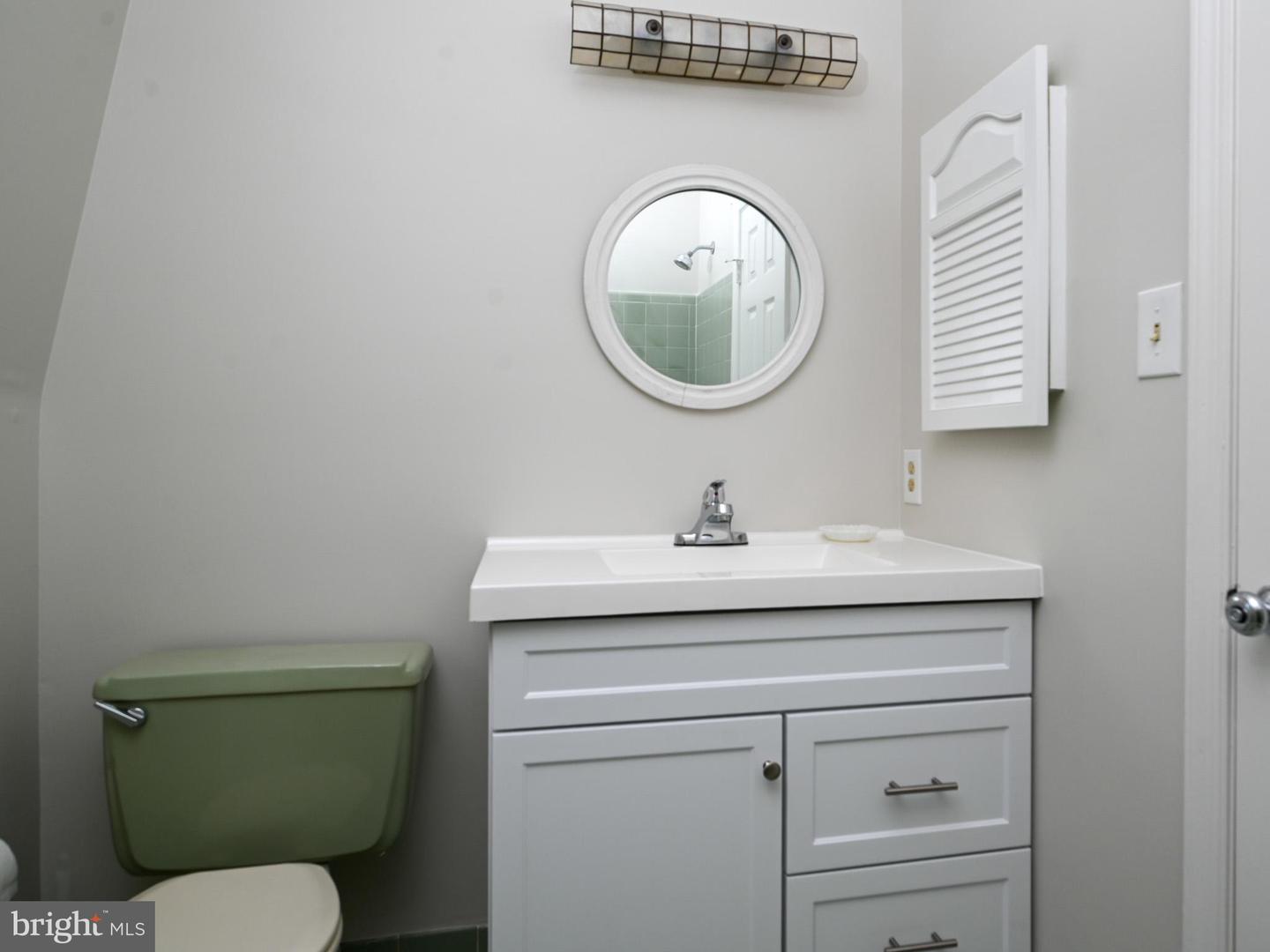 4200 MAPLE TREE CT, ALEXANDRIA, Virginia 22304, 4 Bedrooms Bedrooms, 17 Rooms Rooms,3 BathroomsBathrooms,Residential,For sale,4200 MAPLE TREE CT,VAAX2046276 MLS # VAAX2046276