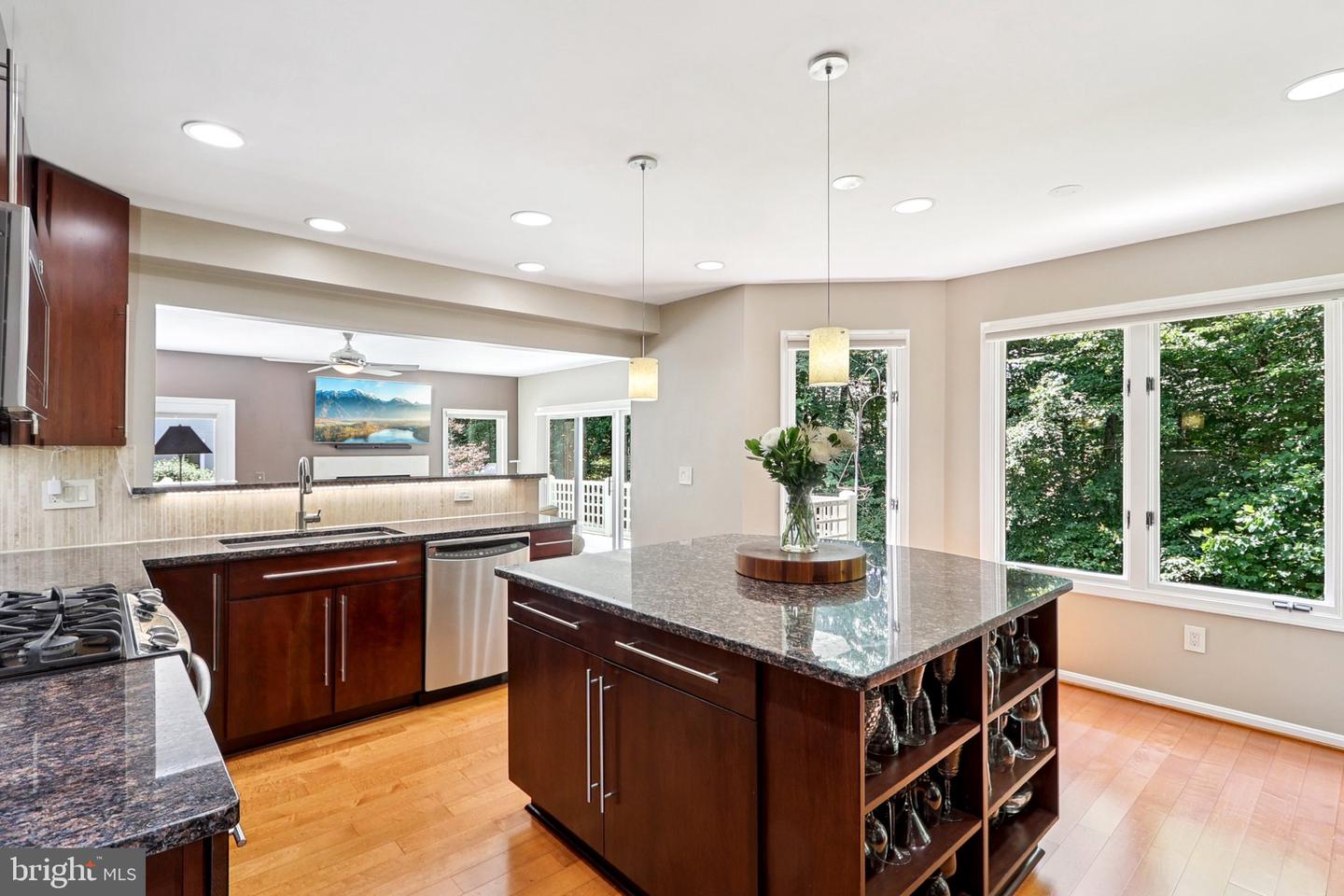 20877 CHANNEL CT, STERLING, Virginia 20165, 3 Bedrooms Bedrooms, ,4 BathroomsBathrooms,Residential,For sale,20877 CHANNEL CT,VALO2099140 MLS # VALO2099140