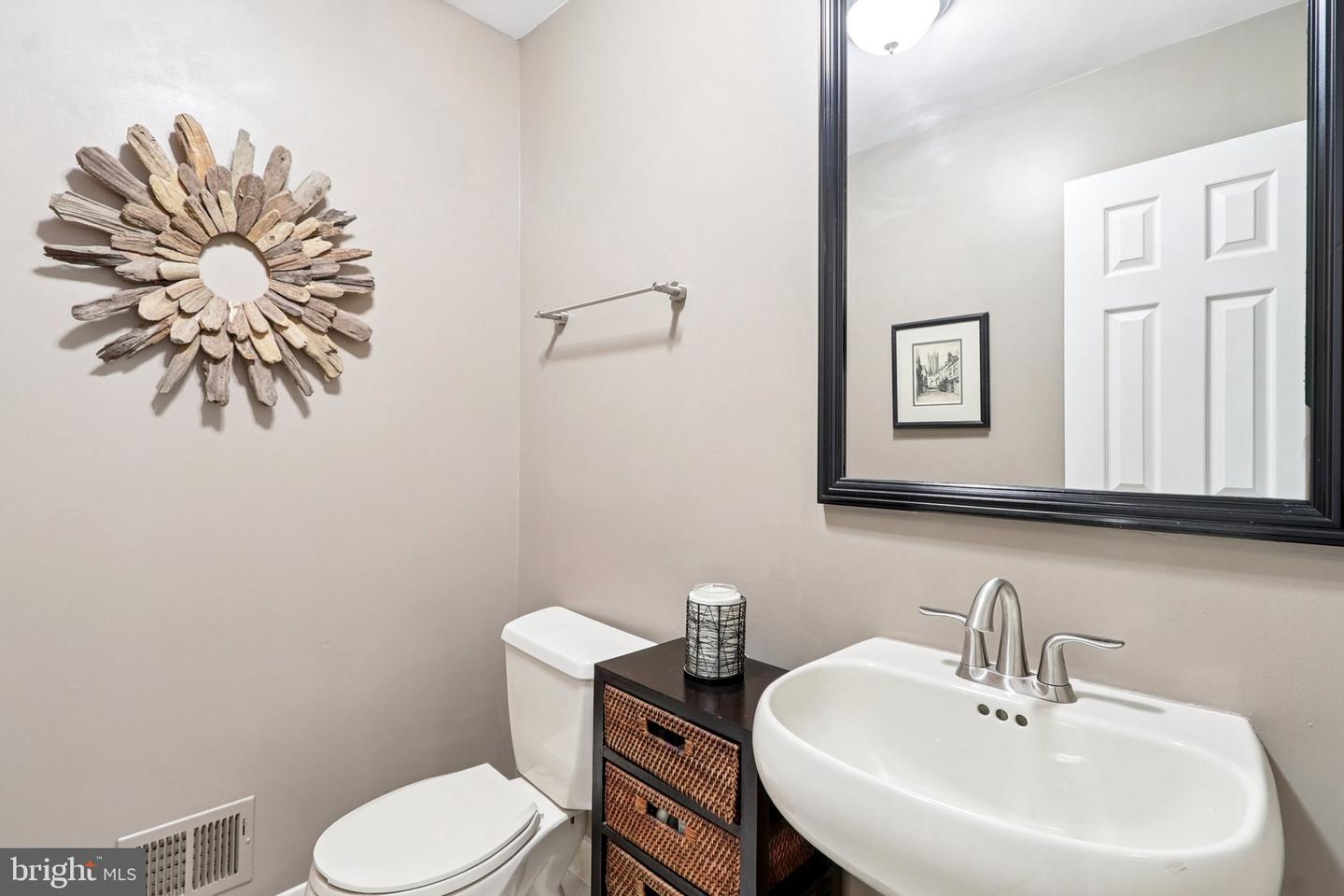 20877 CHANNEL CT, STERLING, Virginia 20165, 3 Bedrooms Bedrooms, ,4 BathroomsBathrooms,Residential,For sale,20877 CHANNEL CT,VALO2099140 MLS # VALO2099140