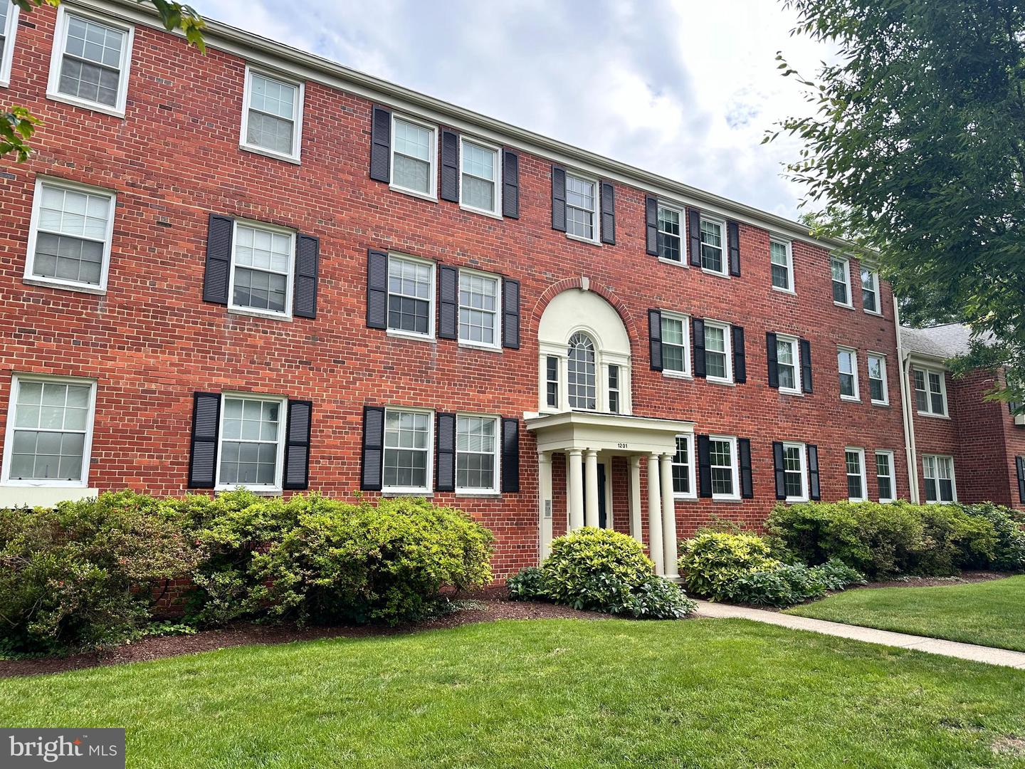 1201 BELLE VIEW BLVD #A2, ALEXANDRIA, Virginia 22307, 3 Bedrooms Bedrooms, ,1 BathroomBathrooms,Residential,For sale,1201 BELLE VIEW BLVD #A2,VAFX2246572 MLS # VAFX2246572