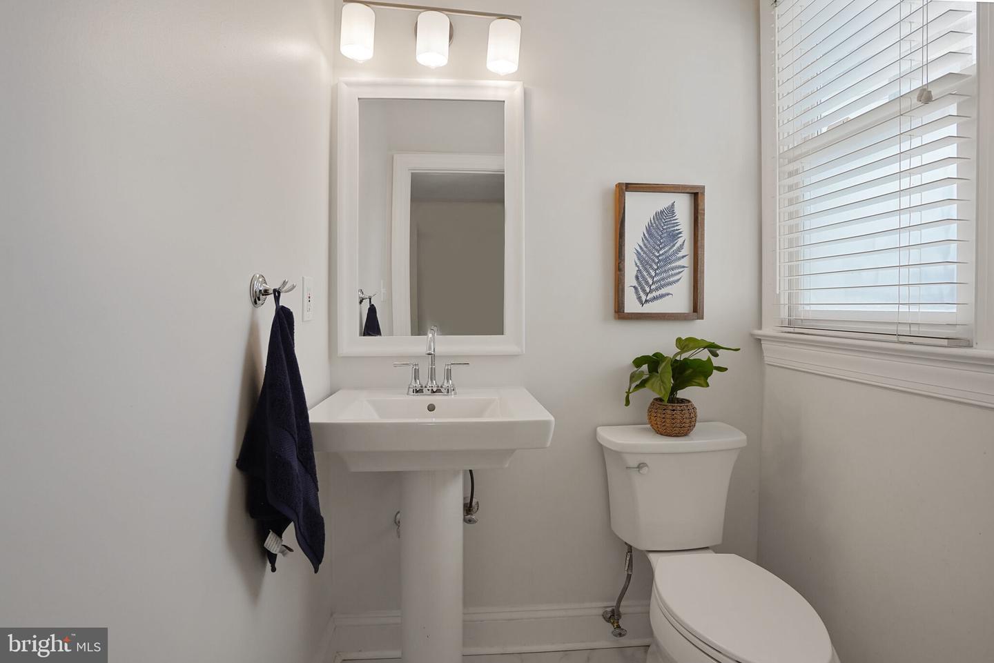 5431 32ND ST NW, WASHINGTON, District Of Columbia 20015, 4 Bedrooms Bedrooms, ,3 BathroomsBathrooms,Residential,For sale,5431 32ND ST NW,DCDC2204960 MLS # DCDC2204960