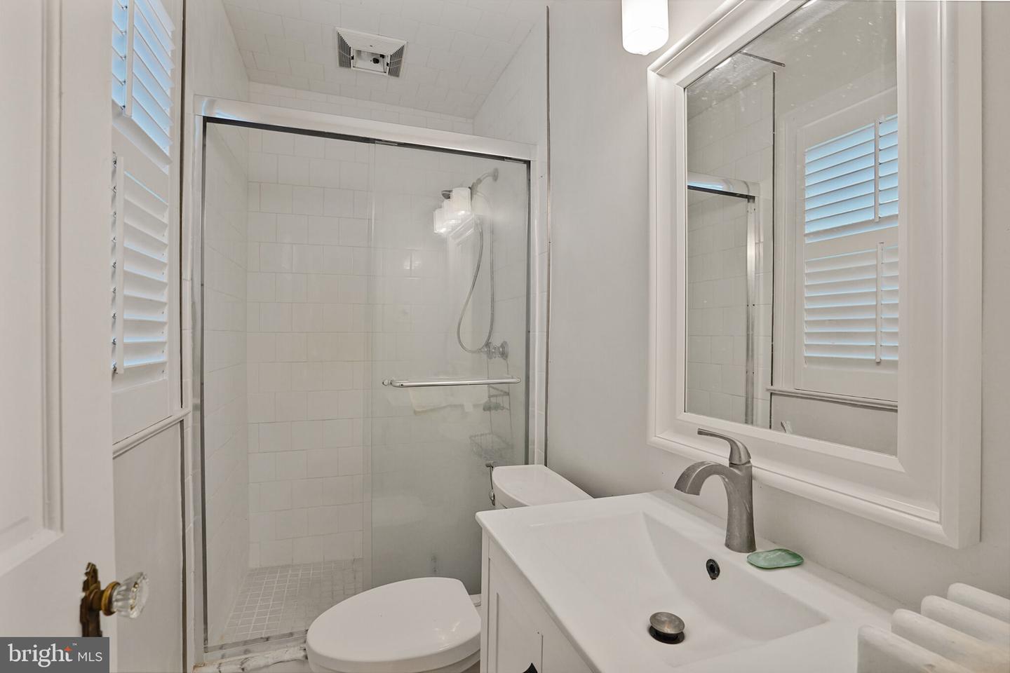 5431 32ND ST NW, WASHINGTON, District Of Columbia 20015, 4 Bedrooms Bedrooms, ,3 BathroomsBathrooms,Residential,For sale,5431 32ND ST NW,DCDC2204960 MLS # DCDC2204960