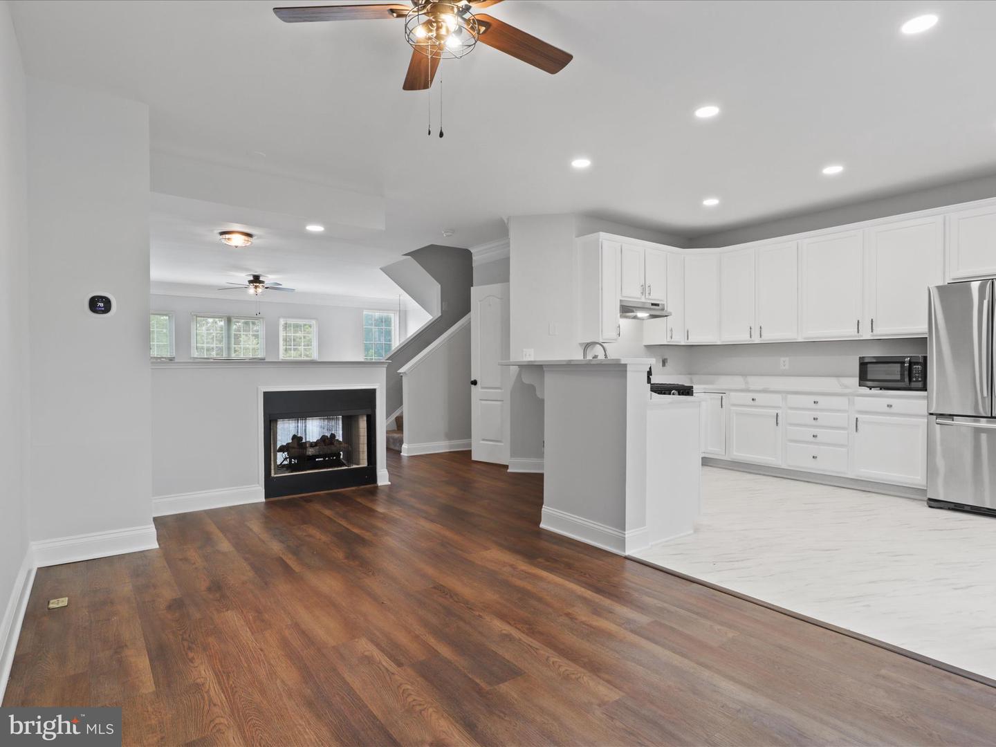 2132 CAPSTONE CIR, HERNDON, Virginia 20170, 3 Bedrooms Bedrooms, 10 Rooms Rooms,2 BathroomsBathrooms,Residential,For sale,2132 CAPSTONE CIR,VAFX2246604 MLS # VAFX2246604