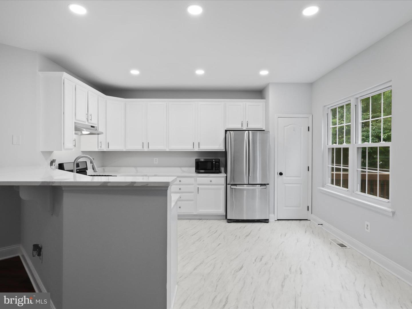 2132 CAPSTONE CIR, HERNDON, Virginia 20170, 3 Bedrooms Bedrooms, 10 Rooms Rooms,2 BathroomsBathrooms,Residential,For sale,2132 CAPSTONE CIR,VAFX2246604 MLS # VAFX2246604