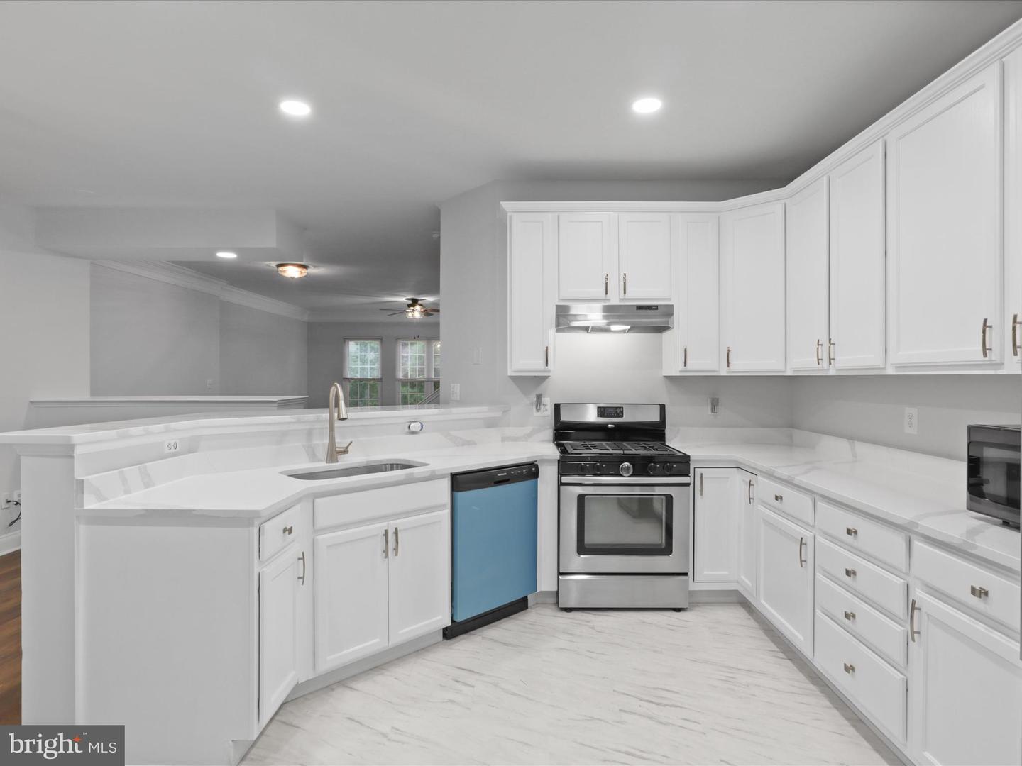 2132 CAPSTONE CIR, HERNDON, Virginia 20170, 3 Bedrooms Bedrooms, 10 Rooms Rooms,2 BathroomsBathrooms,Residential,For sale,2132 CAPSTONE CIR,VAFX2246604 MLS # VAFX2246604