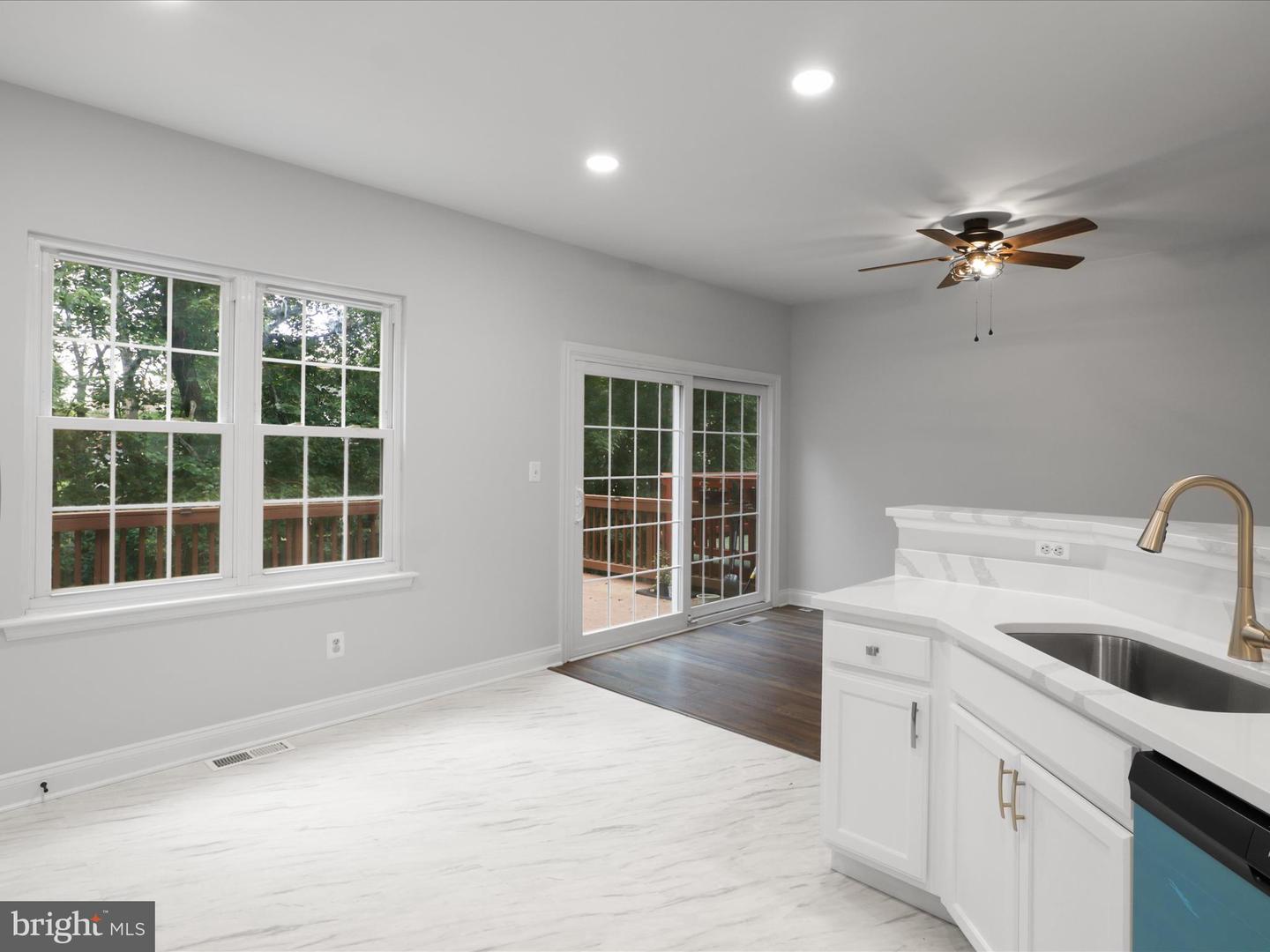 2132 CAPSTONE CIR, HERNDON, Virginia 20170, 3 Bedrooms Bedrooms, 10 Rooms Rooms,2 BathroomsBathrooms,Residential,For sale,2132 CAPSTONE CIR,VAFX2246604 MLS # VAFX2246604