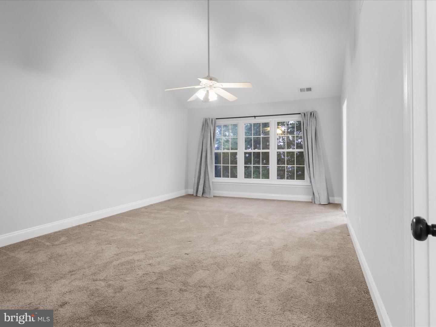2132 CAPSTONE CIR, HERNDON, Virginia 20170, 3 Bedrooms Bedrooms, 10 Rooms Rooms,2 BathroomsBathrooms,Residential,For sale,2132 CAPSTONE CIR,VAFX2246604 MLS # VAFX2246604