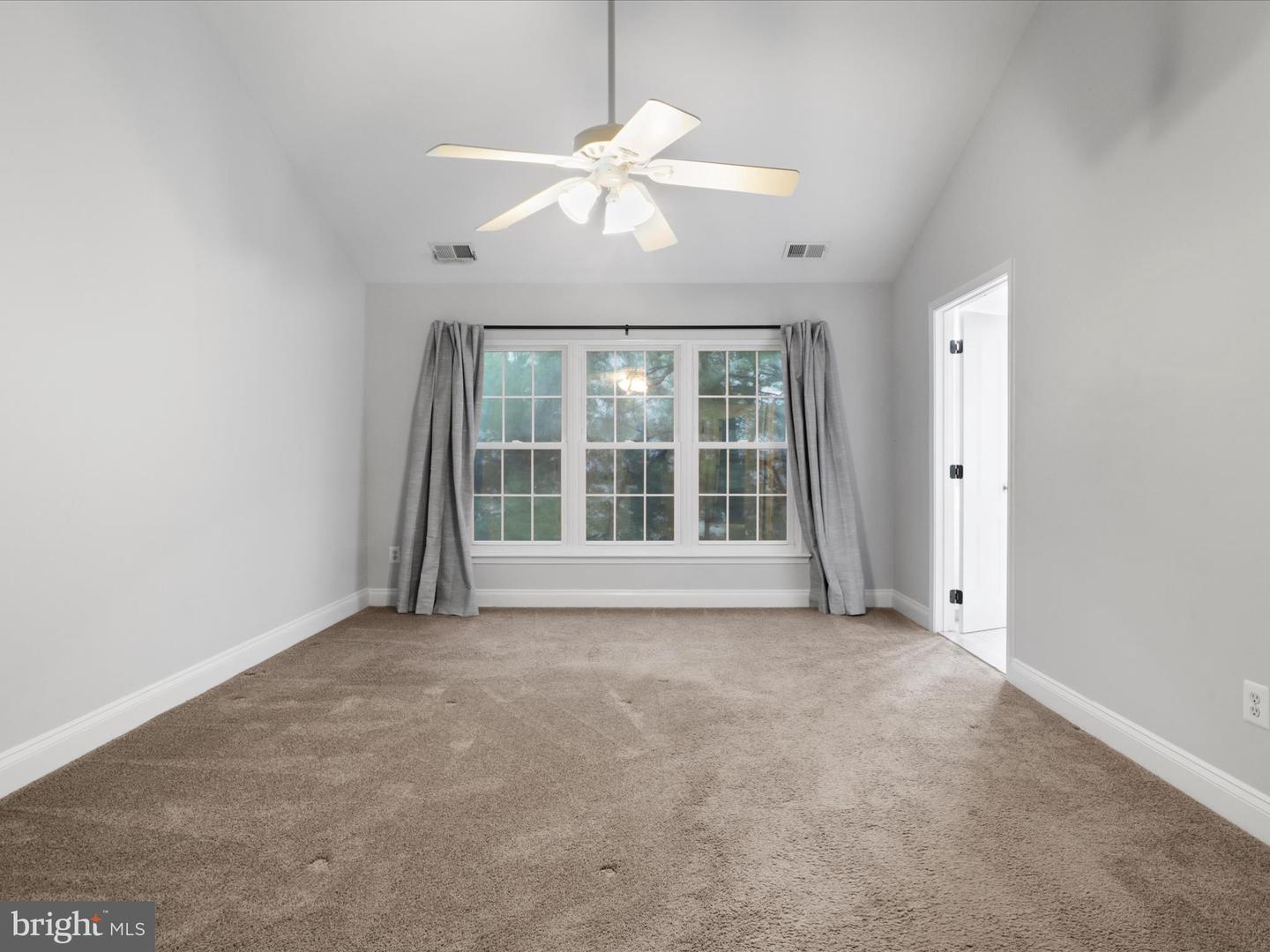 2132 CAPSTONE CIR, HERNDON, Virginia 20170, 3 Bedrooms Bedrooms, 10 Rooms Rooms,2 BathroomsBathrooms,Residential,For sale,2132 CAPSTONE CIR,VAFX2246604 MLS # VAFX2246604