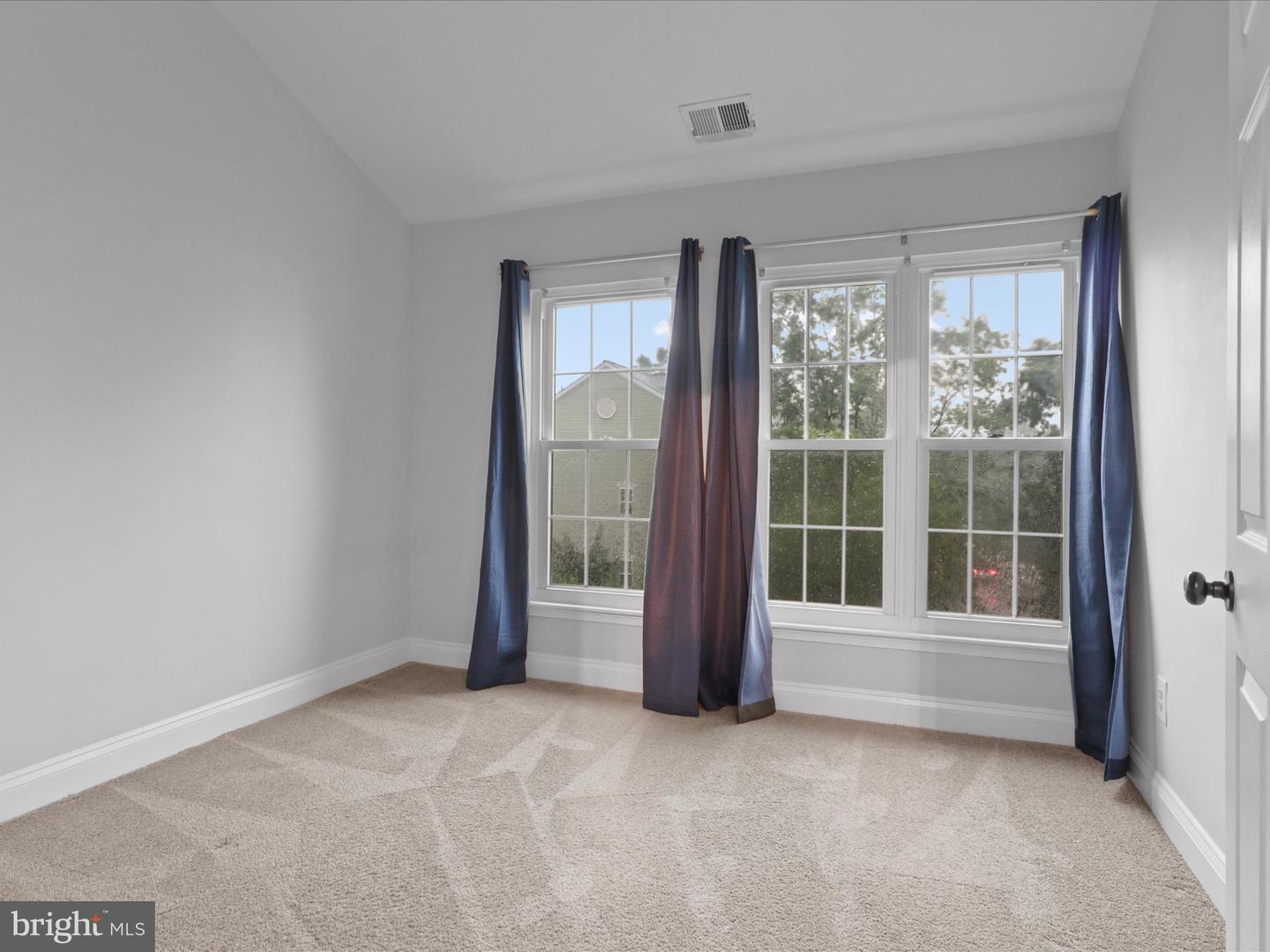 2132 CAPSTONE CIR, HERNDON, Virginia 20170, 3 Bedrooms Bedrooms, 10 Rooms Rooms,2 BathroomsBathrooms,Residential,For sale,2132 CAPSTONE CIR,VAFX2246604 MLS # VAFX2246604