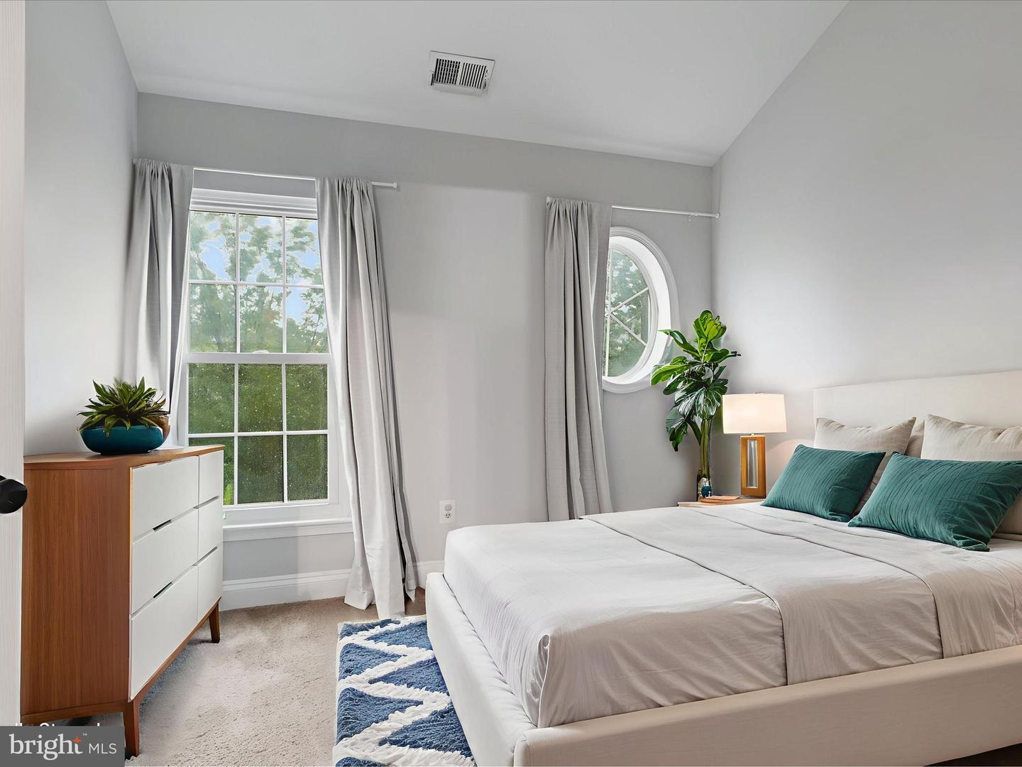 2132 CAPSTONE CIR, HERNDON, Virginia 20170, 3 Bedrooms Bedrooms, 10 Rooms Rooms,2 BathroomsBathrooms,Residential,For sale,2132 CAPSTONE CIR,VAFX2246604 MLS # VAFX2246604