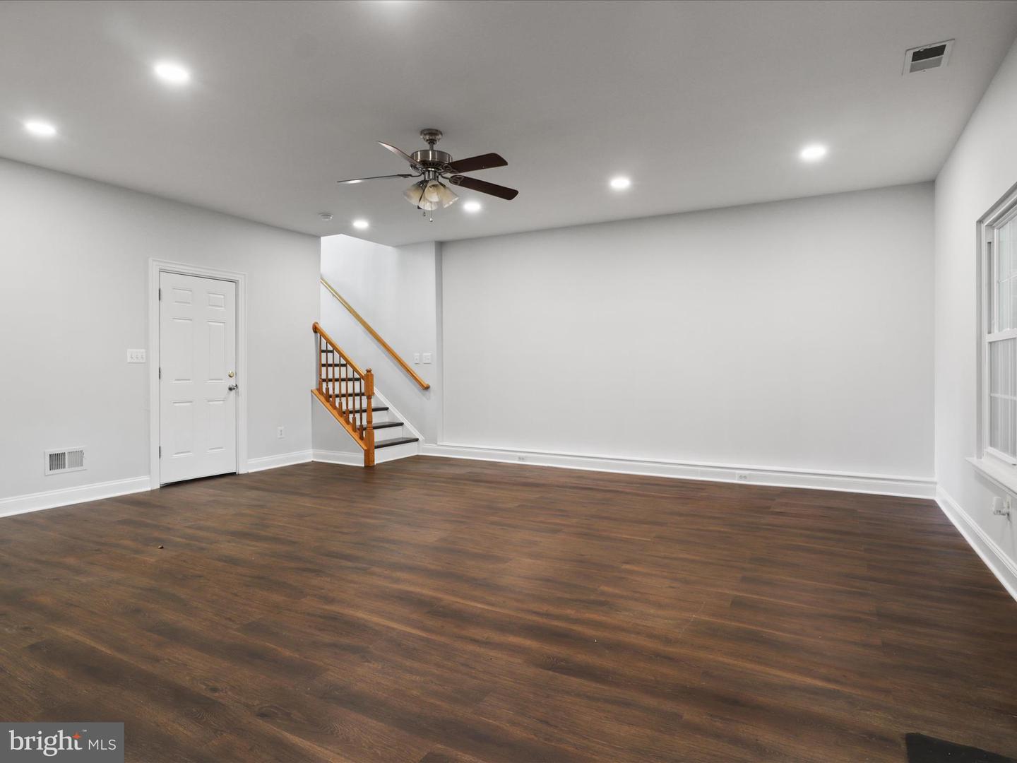 2132 CAPSTONE CIR, HERNDON, Virginia 20170, 3 Bedrooms Bedrooms, 10 Rooms Rooms,2 BathroomsBathrooms,Residential,For sale,2132 CAPSTONE CIR,VAFX2246604 MLS # VAFX2246604