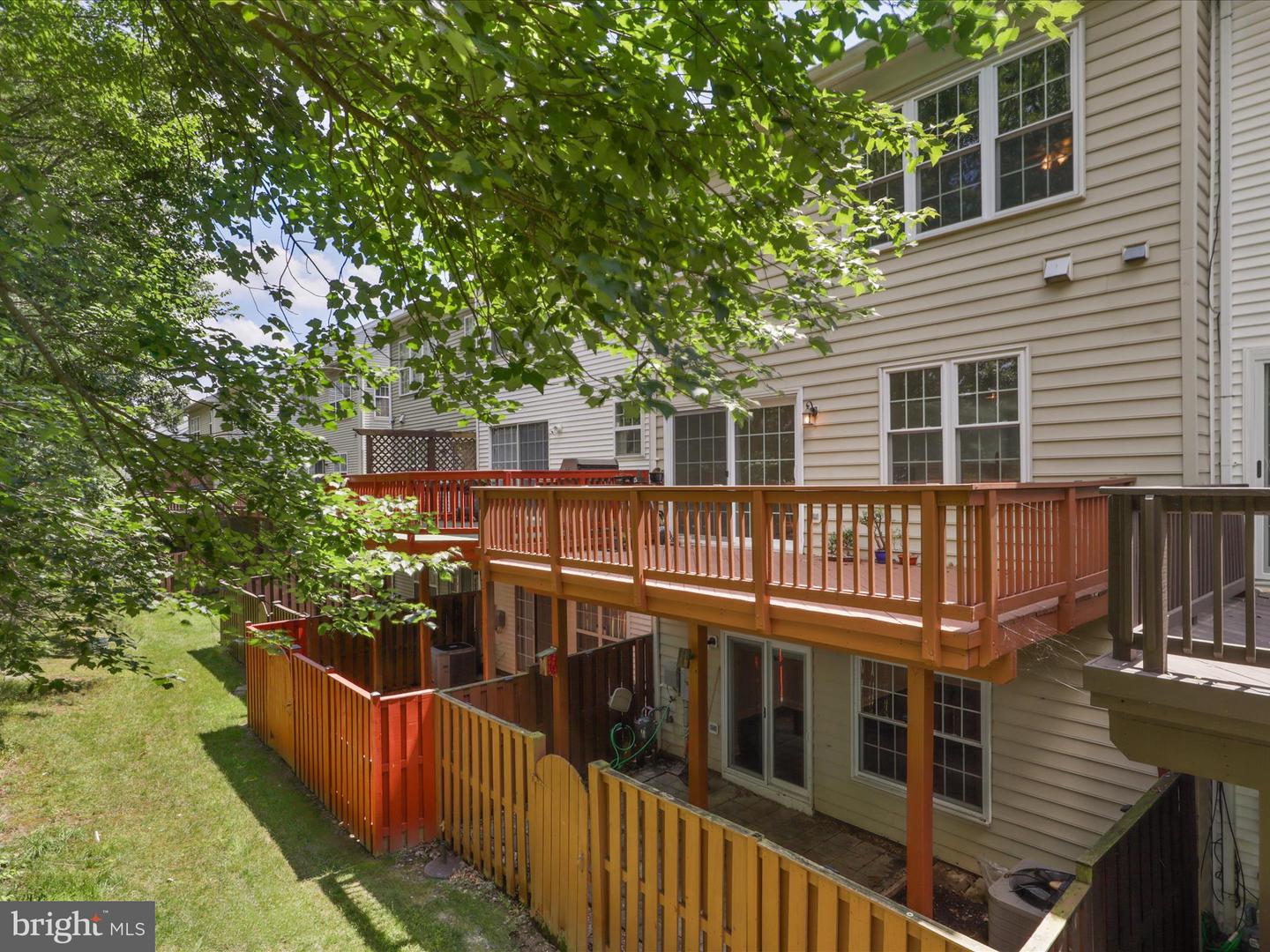 2132 CAPSTONE CIR, HERNDON, Virginia 20170, 3 Bedrooms Bedrooms, 10 Rooms Rooms,2 BathroomsBathrooms,Residential,For sale,2132 CAPSTONE CIR,VAFX2246604 MLS # VAFX2246604