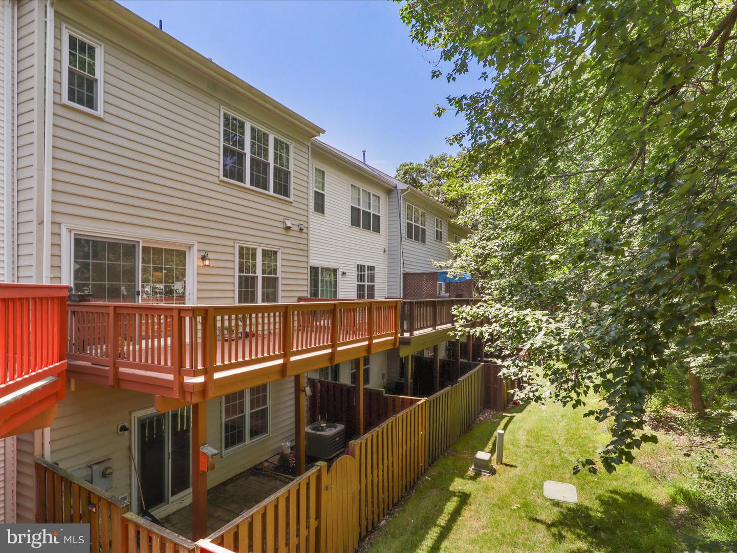 2132 CAPSTONE CIR, HERNDON, Virginia 20170, 3 Bedrooms Bedrooms, 10 Rooms Rooms,2 BathroomsBathrooms,Residential,For sale,2132 CAPSTONE CIR,VAFX2246604 MLS # VAFX2246604