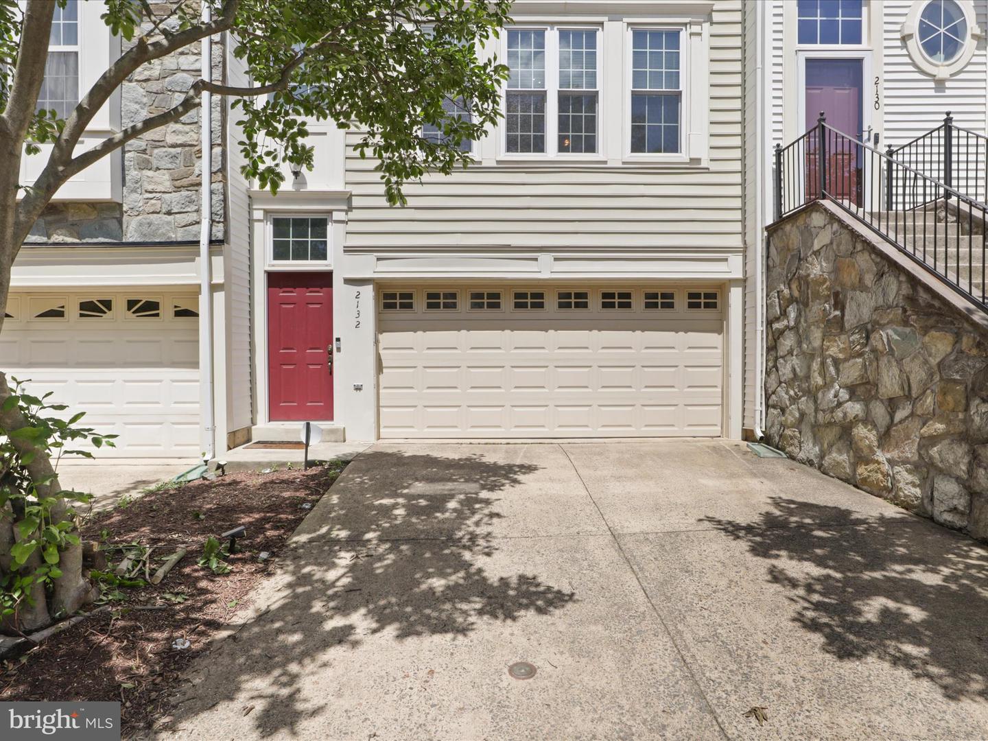 2132 CAPSTONE CIR, HERNDON, Virginia 20170, 3 Bedrooms Bedrooms, 10 Rooms Rooms,2 BathroomsBathrooms,Residential,For sale,2132 CAPSTONE CIR,VAFX2246604 MLS # VAFX2246604