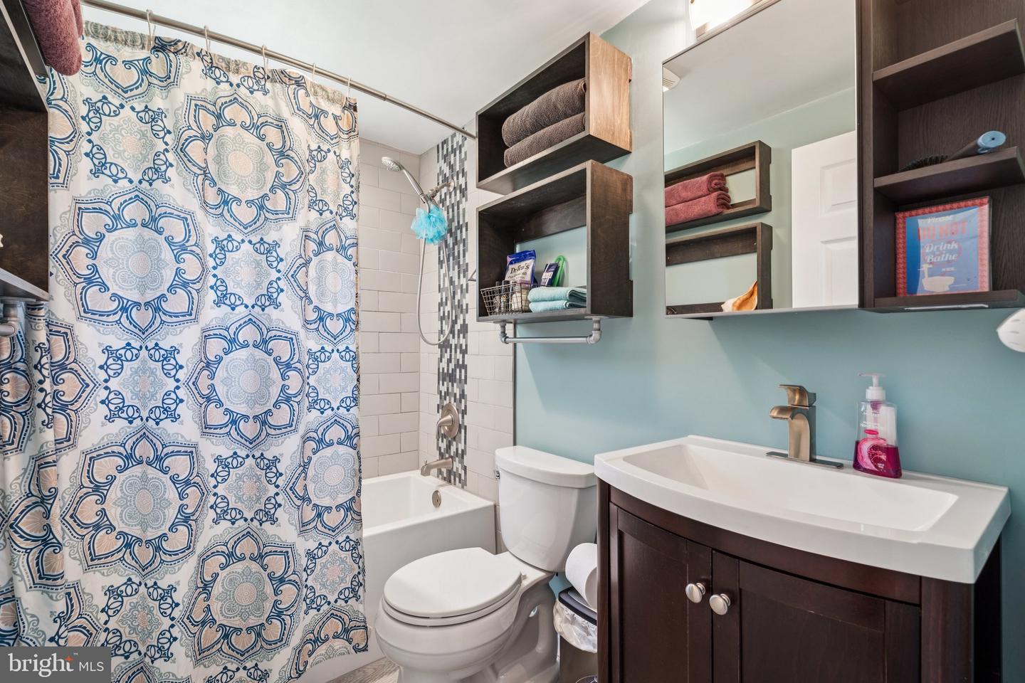 20 S JAMES ST, HAMILTON, Virginia 20158, 4 Bedrooms Bedrooms, ,3 BathroomsBathrooms,Residential,For sale,20 S JAMES ST,VALO2099244 MLS # VALO2099244