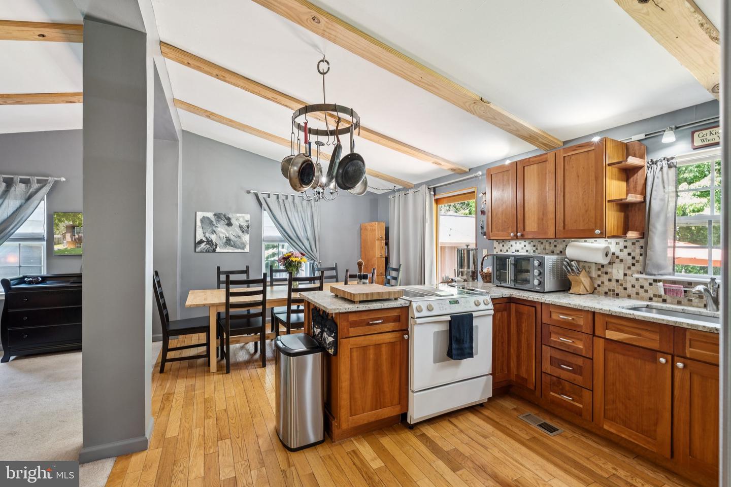 20 S JAMES ST, HAMILTON, Virginia 20158, 4 Bedrooms Bedrooms, ,3 BathroomsBathrooms,Residential,For sale,20 S JAMES ST,VALO2099244 MLS # VALO2099244