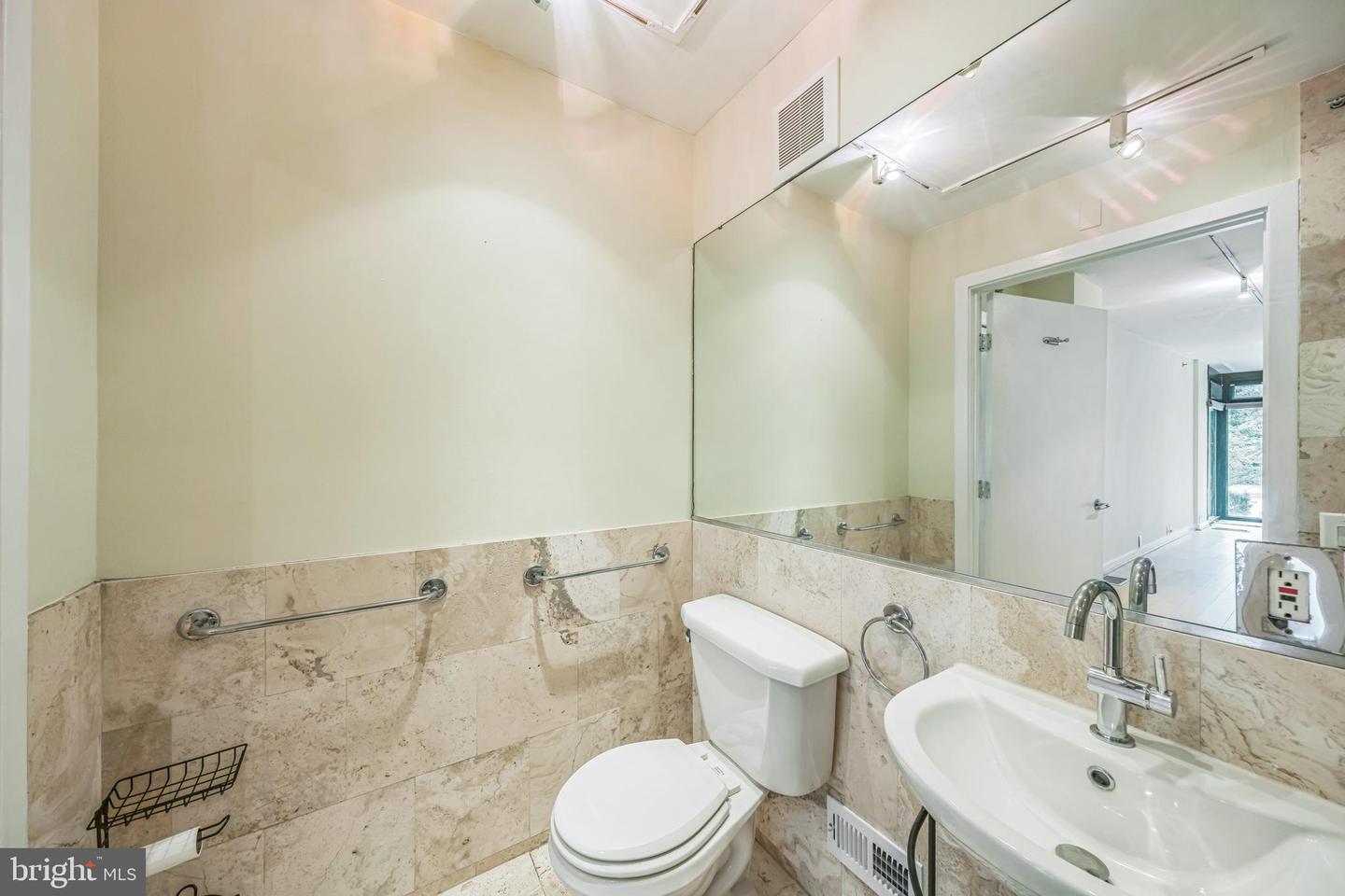 1520 16TH ST NW #101, WASHINGTON, District Of Columbia 20036, ,1 BathroomBathrooms,Residential,For sale,1520 16TH ST NW #101,DCDC2205104 MLS # DCDC2205104