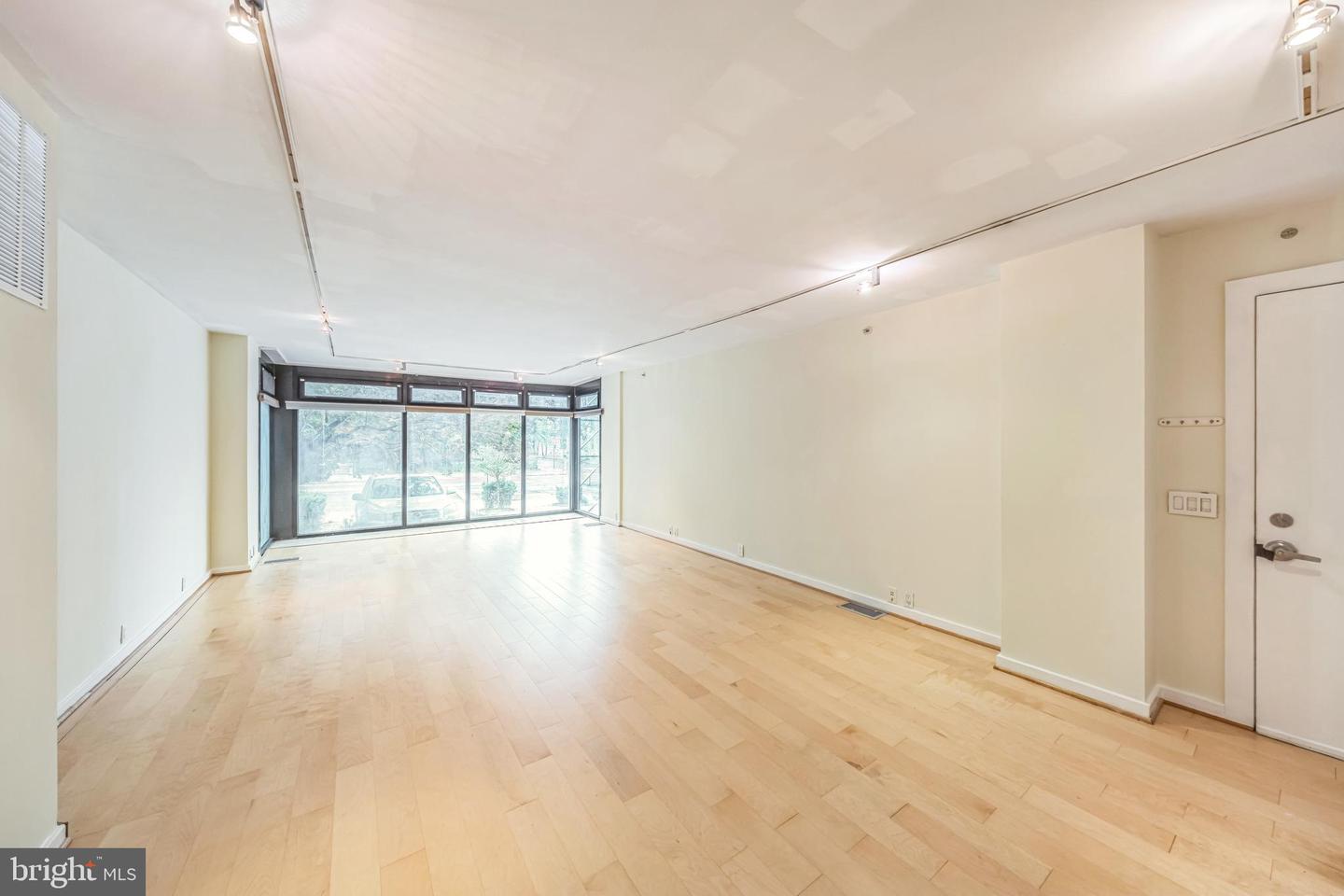 1520 16TH ST NW #101, WASHINGTON, District Of Columbia 20036, ,1 BathroomBathrooms,Residential,For sale,1520 16TH ST NW #101,DCDC2205104 MLS # DCDC2205104