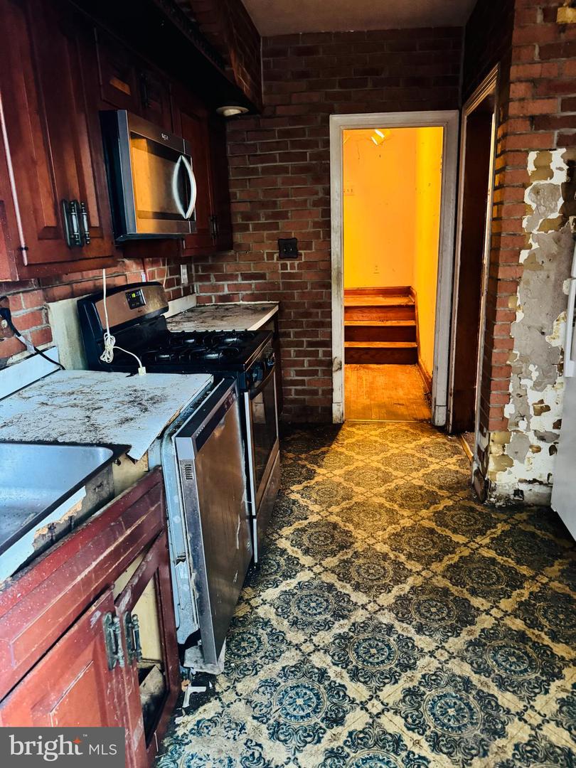 536 ONEIDA PL NW, WASHINGTON, District Of Columbia 20011, 3 Bedrooms Bedrooms, ,2 BathroomsBathrooms,Residential,For sale,536 ONEIDA PL NW,DCDC2205242 MLS # DCDC2205242
