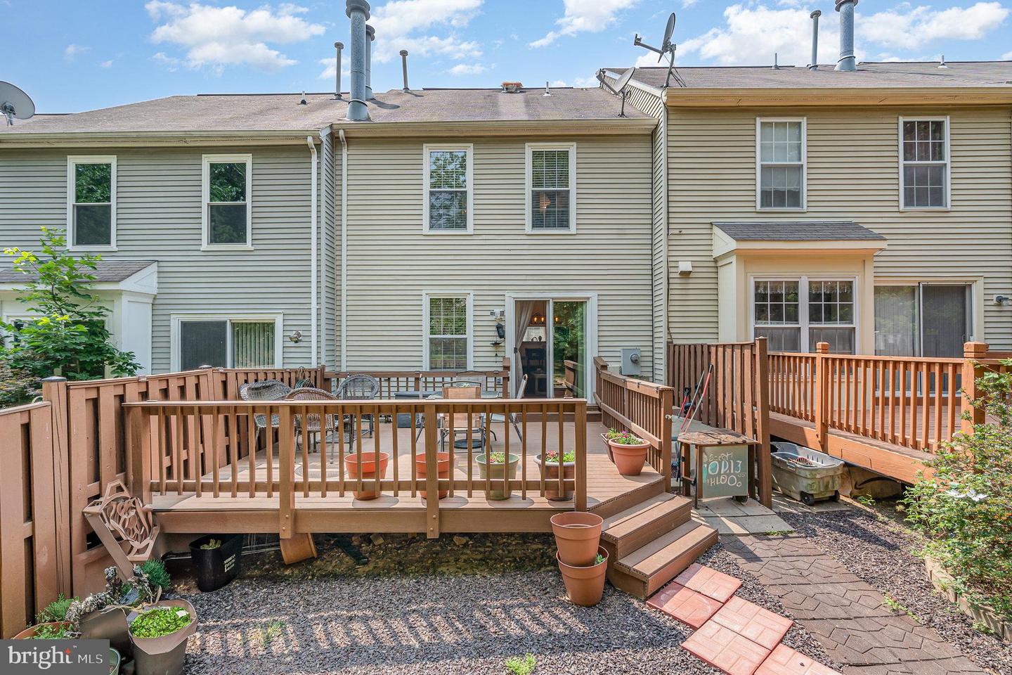 15459 WINDSONG LN, DUMFRIES, Virginia 22025, 3 Bedrooms Bedrooms, ,3 BathroomsBathrooms,Residential,For sale,15459 WINDSONG LN,VAPW2096822 MLS # VAPW2096822
