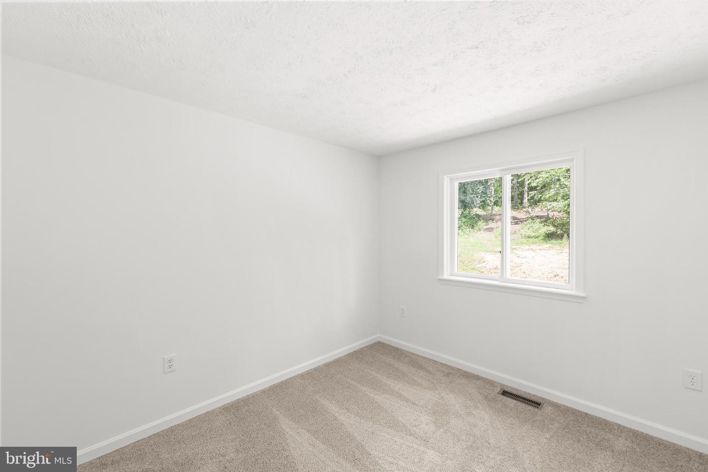 230 BLUE BELL LN, STRASBURG, Virginia 22657, 3 Bedrooms Bedrooms, ,2 BathroomsBathrooms,Residential,For sale,230 BLUE BELL LN,VASH2011694 MLS # VASH2011694