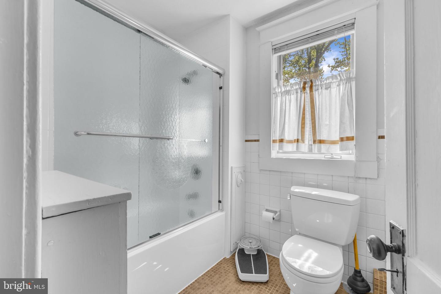 2234 N VERMONT ST, ARLINGTON, Virginia 22207, 3 Bedrooms Bedrooms, ,2 BathroomsBathrooms,Residential,For sale,2234 N VERMONT ST,VAAR2059108 MLS # VAAR2059108
