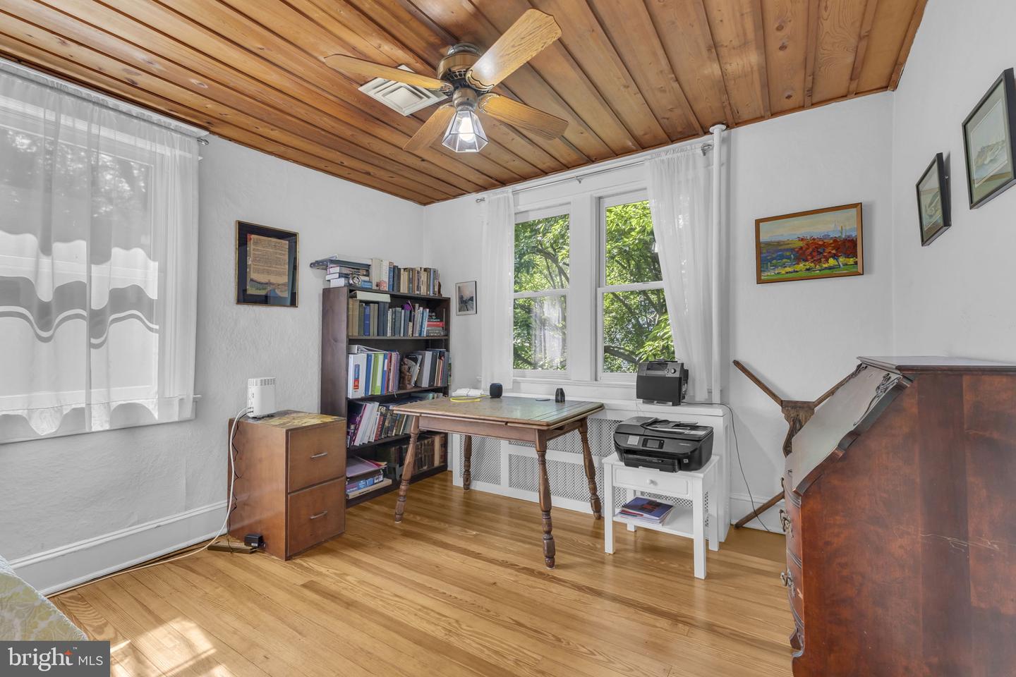 2234 N VERMONT ST, ARLINGTON, Virginia 22207, 3 Bedrooms Bedrooms, ,2 BathroomsBathrooms,Residential,For sale,2234 N VERMONT ST,VAAR2059108 MLS # VAAR2059108