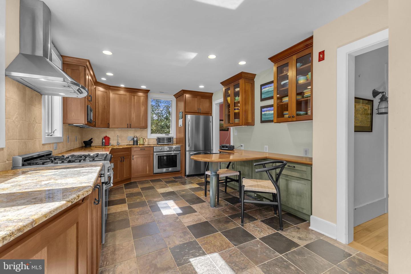 2234 N VERMONT ST, ARLINGTON, Virginia 22207, 3 Bedrooms Bedrooms, ,2 BathroomsBathrooms,Residential,For sale,2234 N VERMONT ST,VAAR2059108 MLS # VAAR2059108