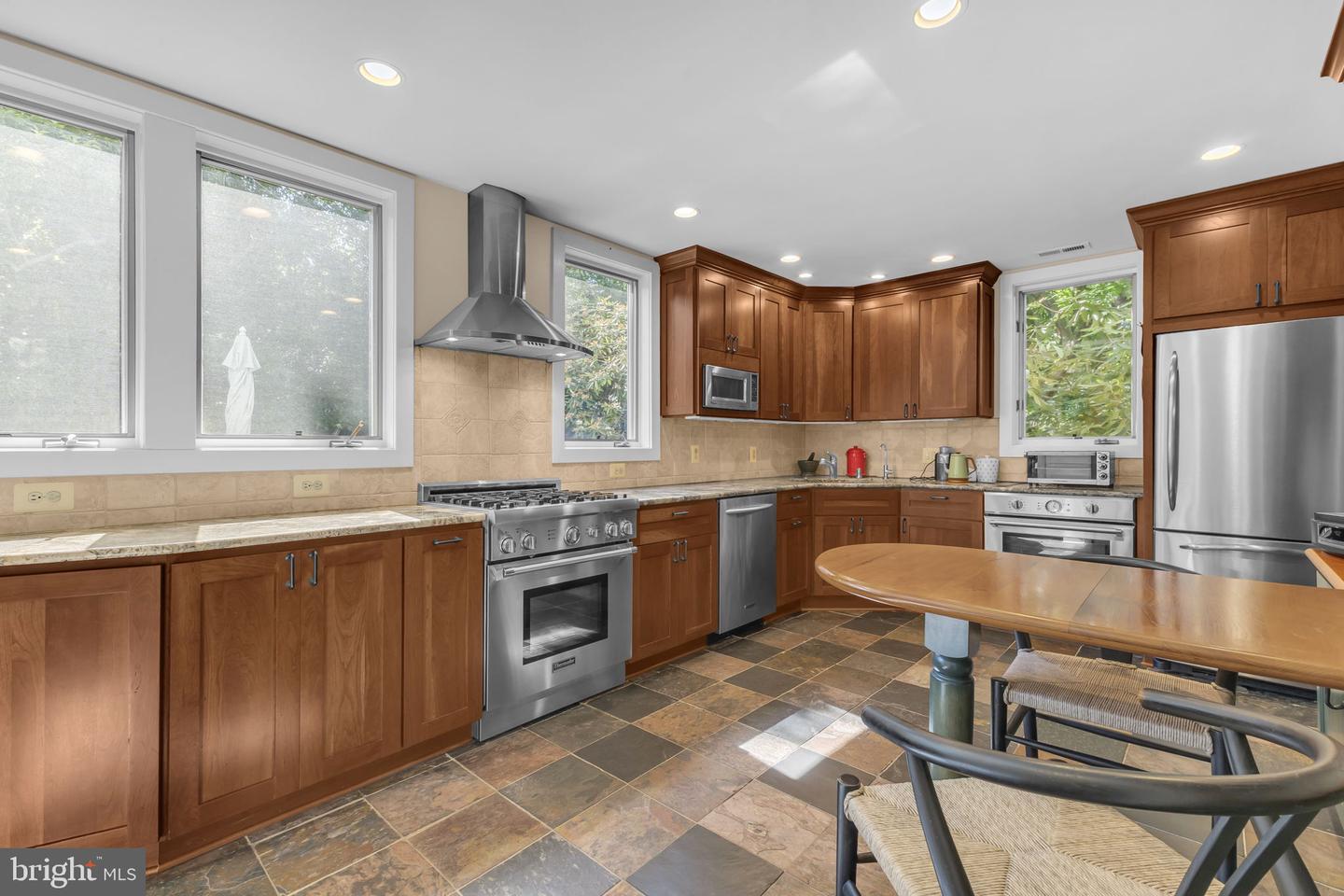 2234 N VERMONT ST, ARLINGTON, Virginia 22207, 3 Bedrooms Bedrooms, ,2 BathroomsBathrooms,Residential,For sale,2234 N VERMONT ST,VAAR2059108 MLS # VAAR2059108