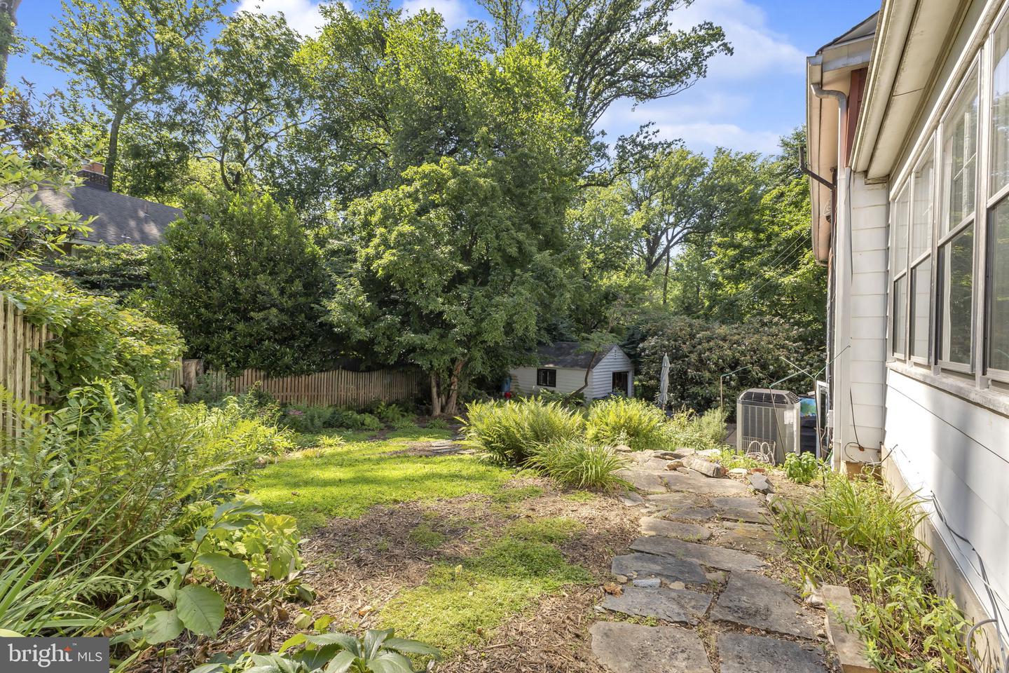 2234 N VERMONT ST, ARLINGTON, Virginia 22207, 3 Bedrooms Bedrooms, ,2 BathroomsBathrooms,Residential,For sale,2234 N VERMONT ST,VAAR2059108 MLS # VAAR2059108
