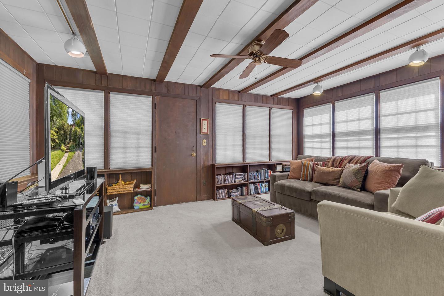 2234 N VERMONT ST, ARLINGTON, Virginia 22207, 3 Bedrooms Bedrooms, ,2 BathroomsBathrooms,Residential,For sale,2234 N VERMONT ST,VAAR2059108 MLS # VAAR2059108